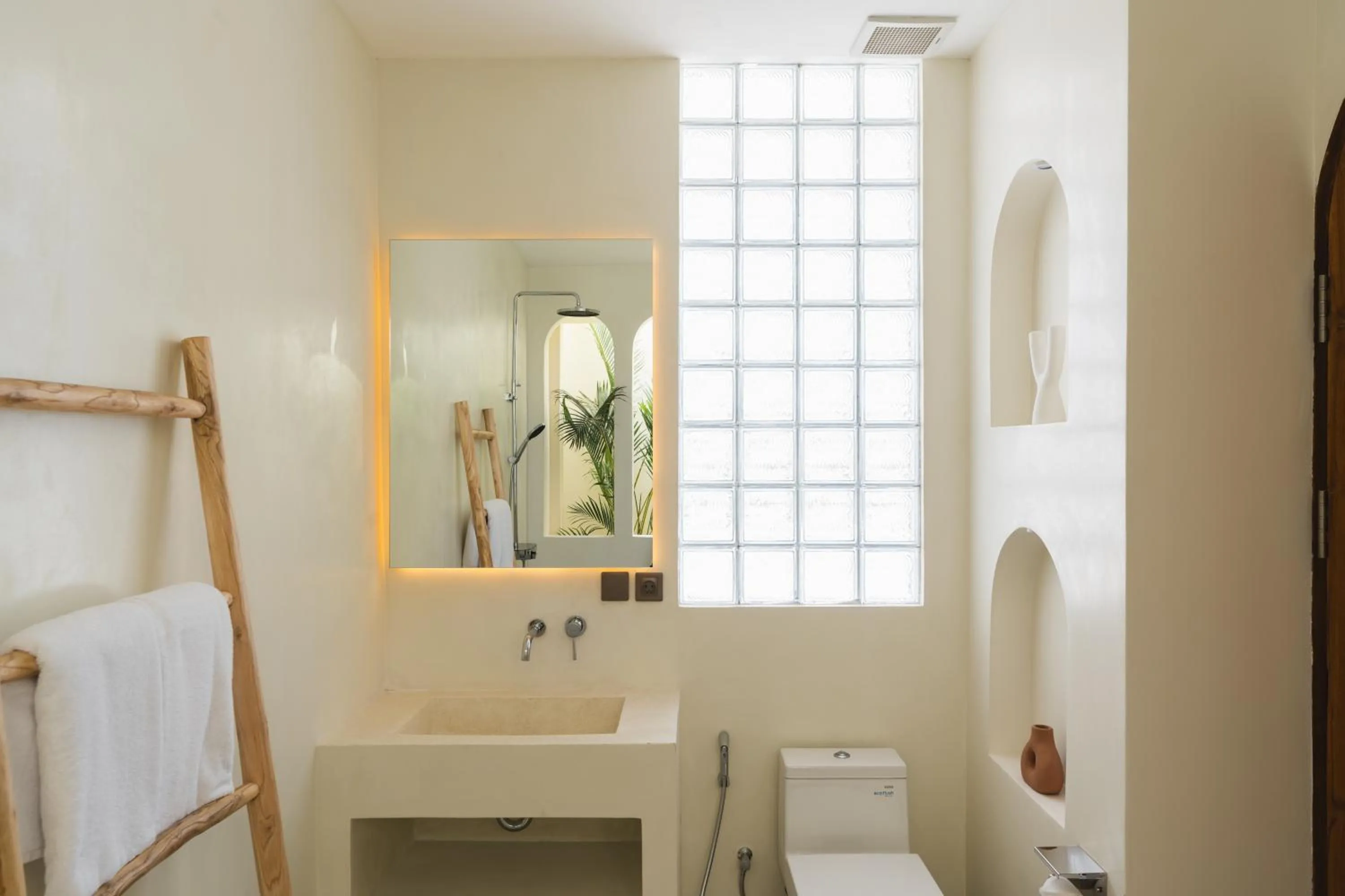 Shower in Copper Estate 1 by Alfred in Bali