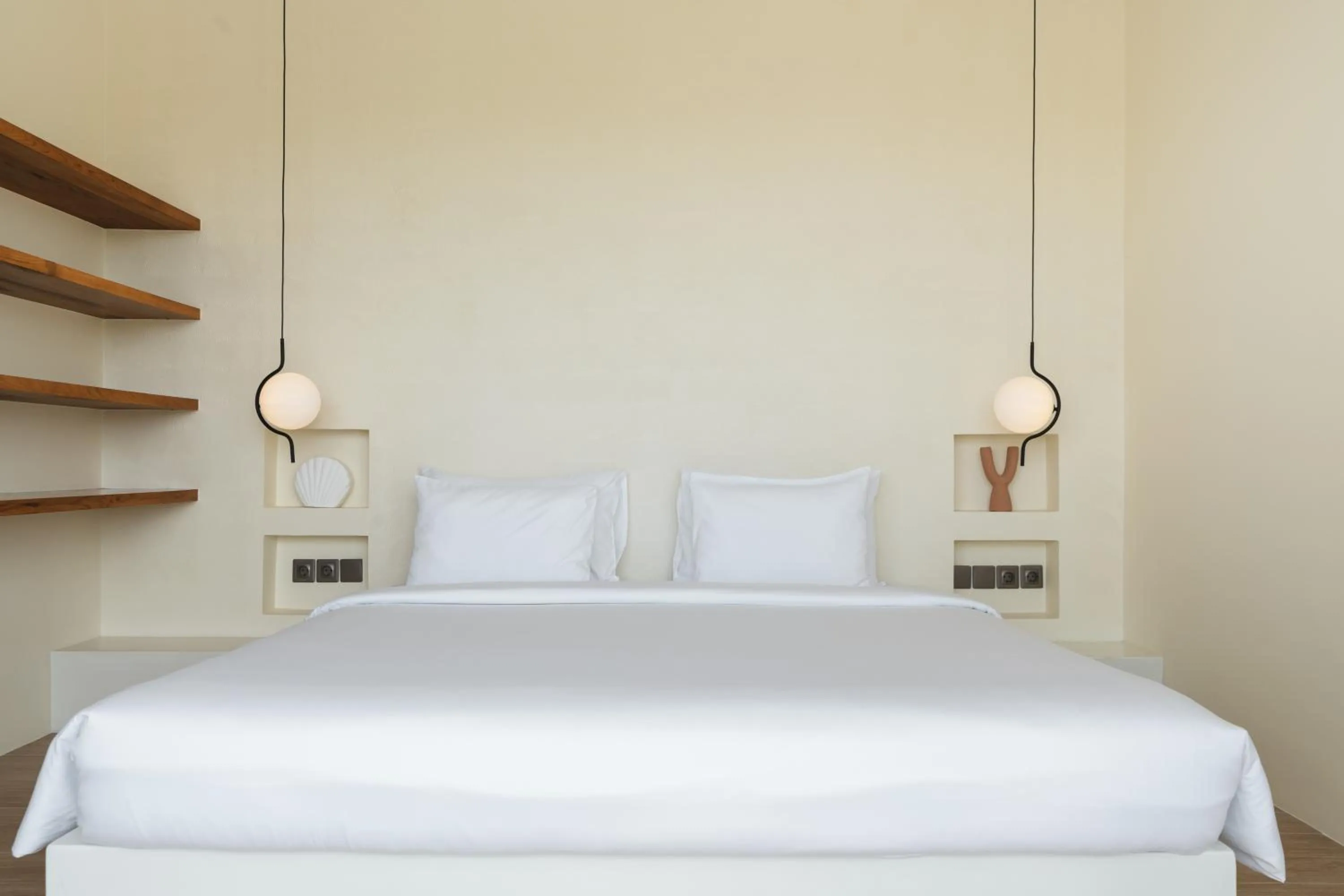 Bed in Copper Estate 1 by Alfred in Bali