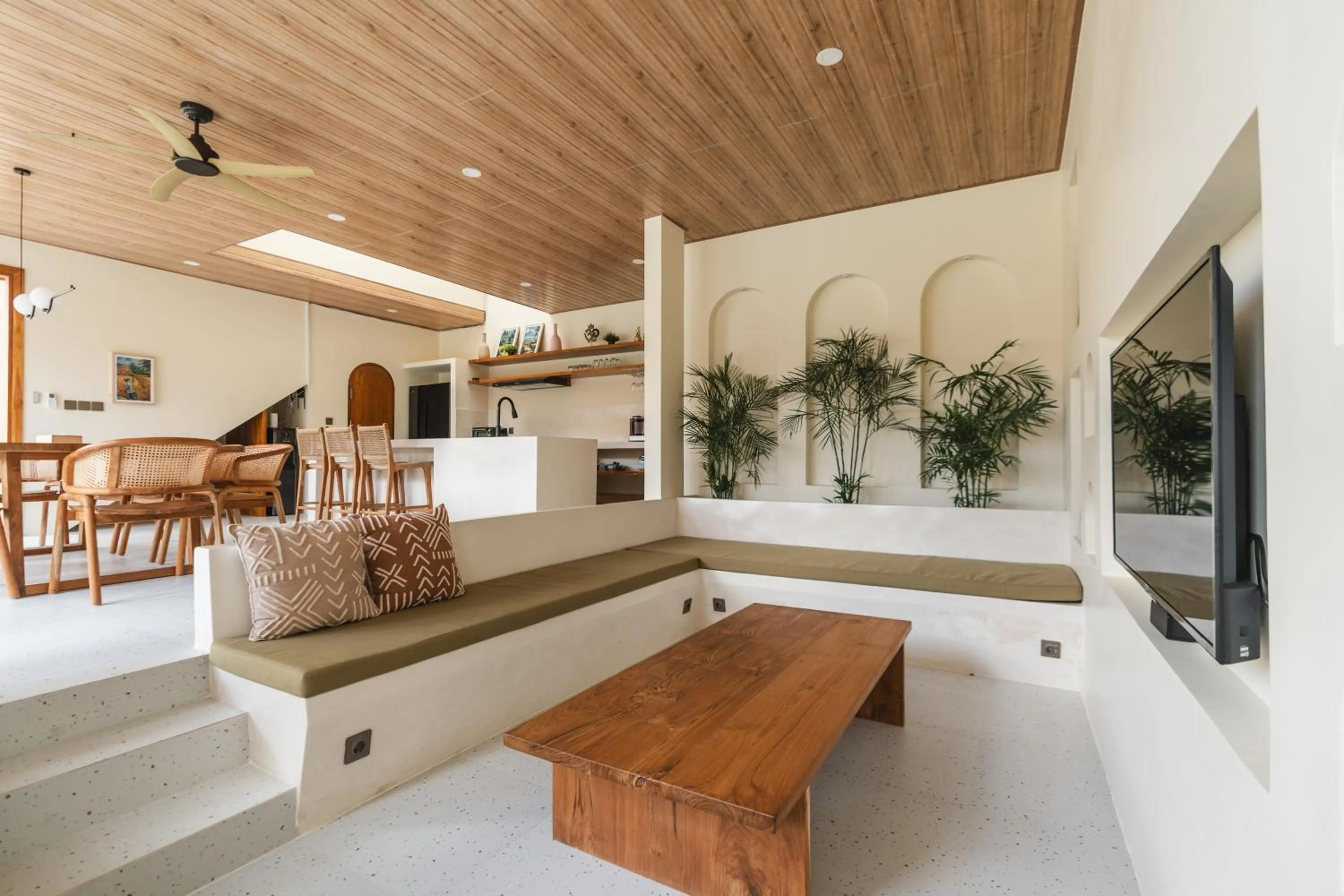 TV and multimedia in Copper Estate 1 by Alfred in Bali