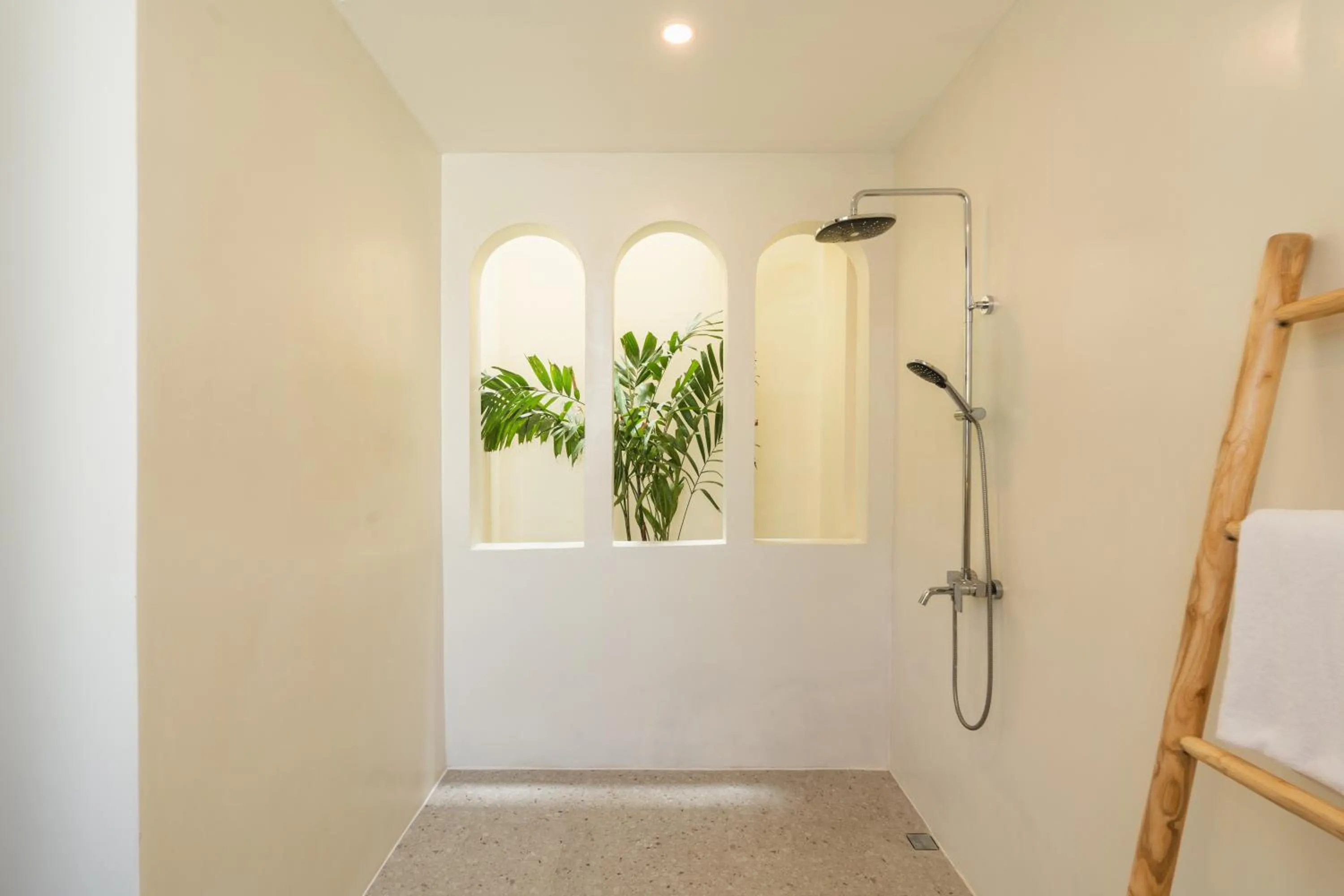 Shower in Copper Estate 2 by Alfred in Bali