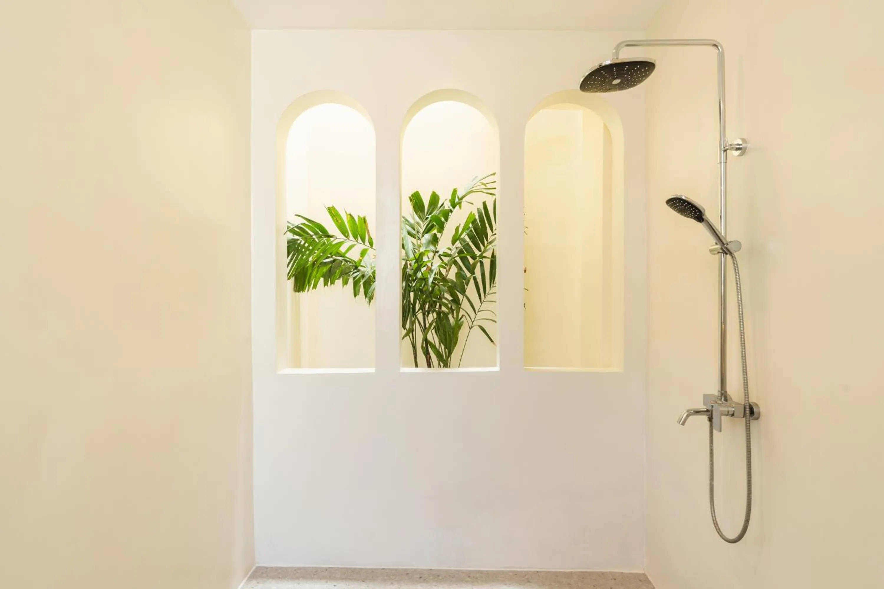 Shower in Copper Estate 2 by Alfred in Bali