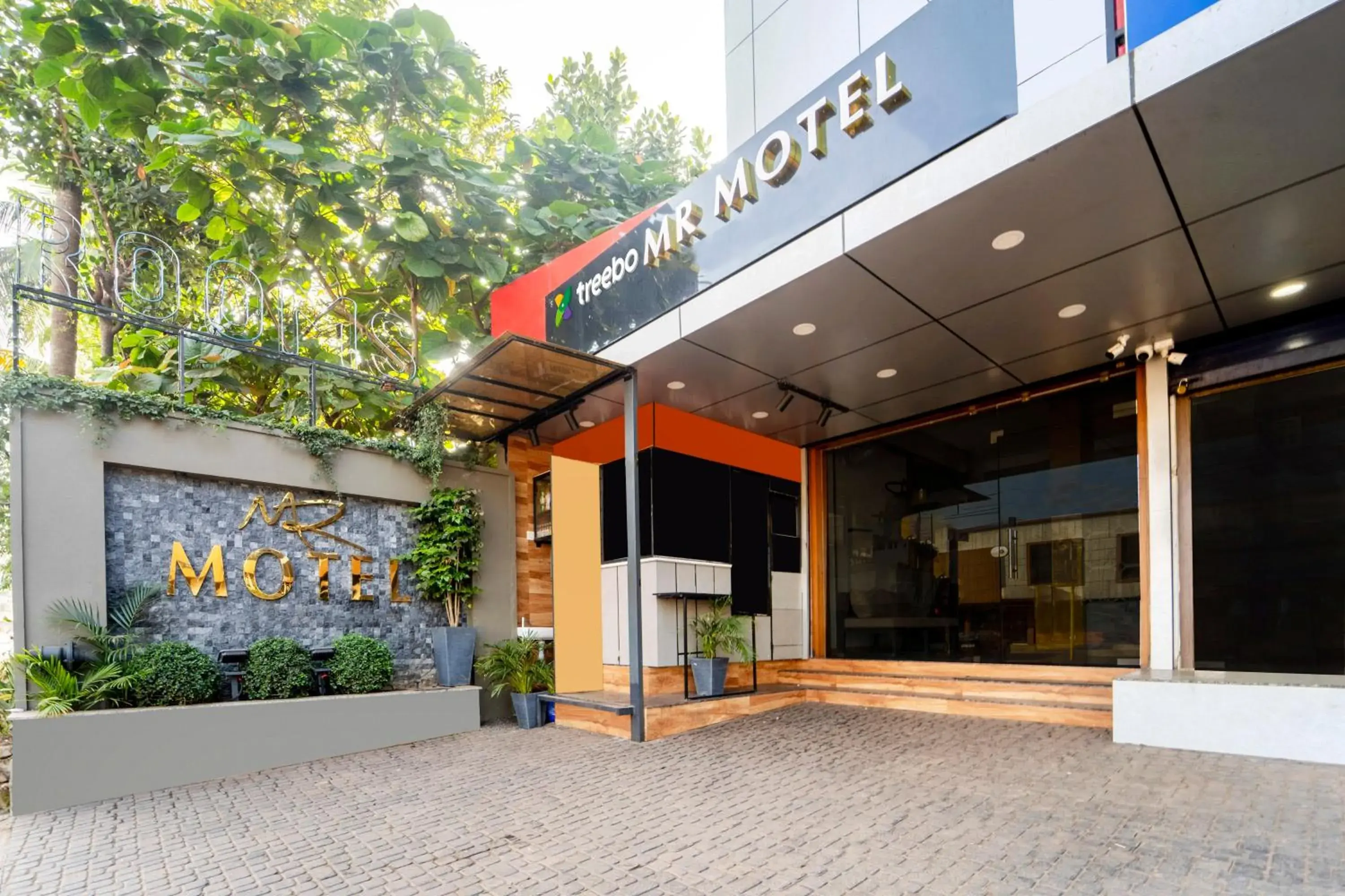 Property building in Treebo MR Motel, 10 Mins To Airport Property building in Treebo MR Motel, 10 Mins To Airport