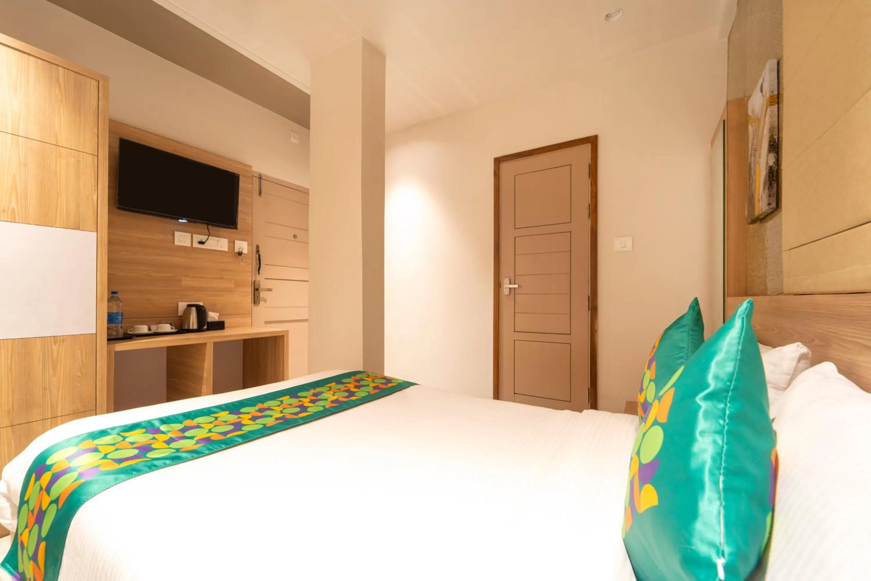 Bedroom, Bed in Treebo MR Motel