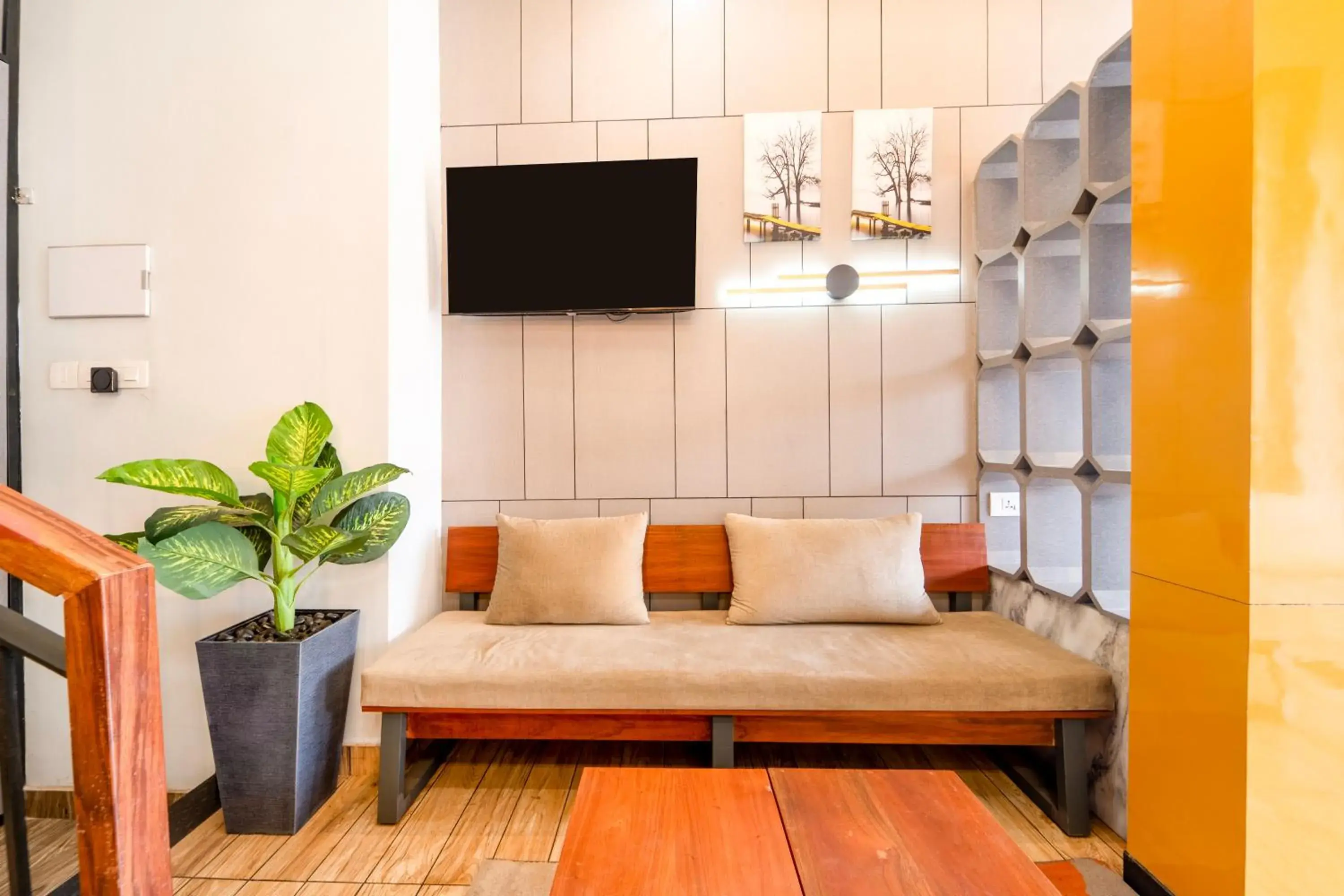 Bedroom in Treebo MR Motel, 10 Mins To Airport Bedroom in Treebo MR Motel, 10 Mins To Airport