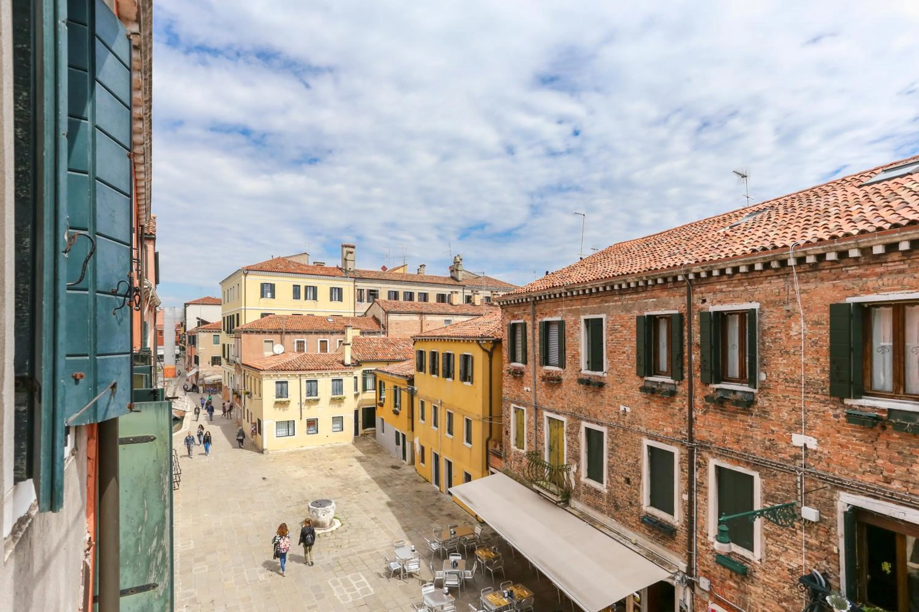 Property building in Inlaguna