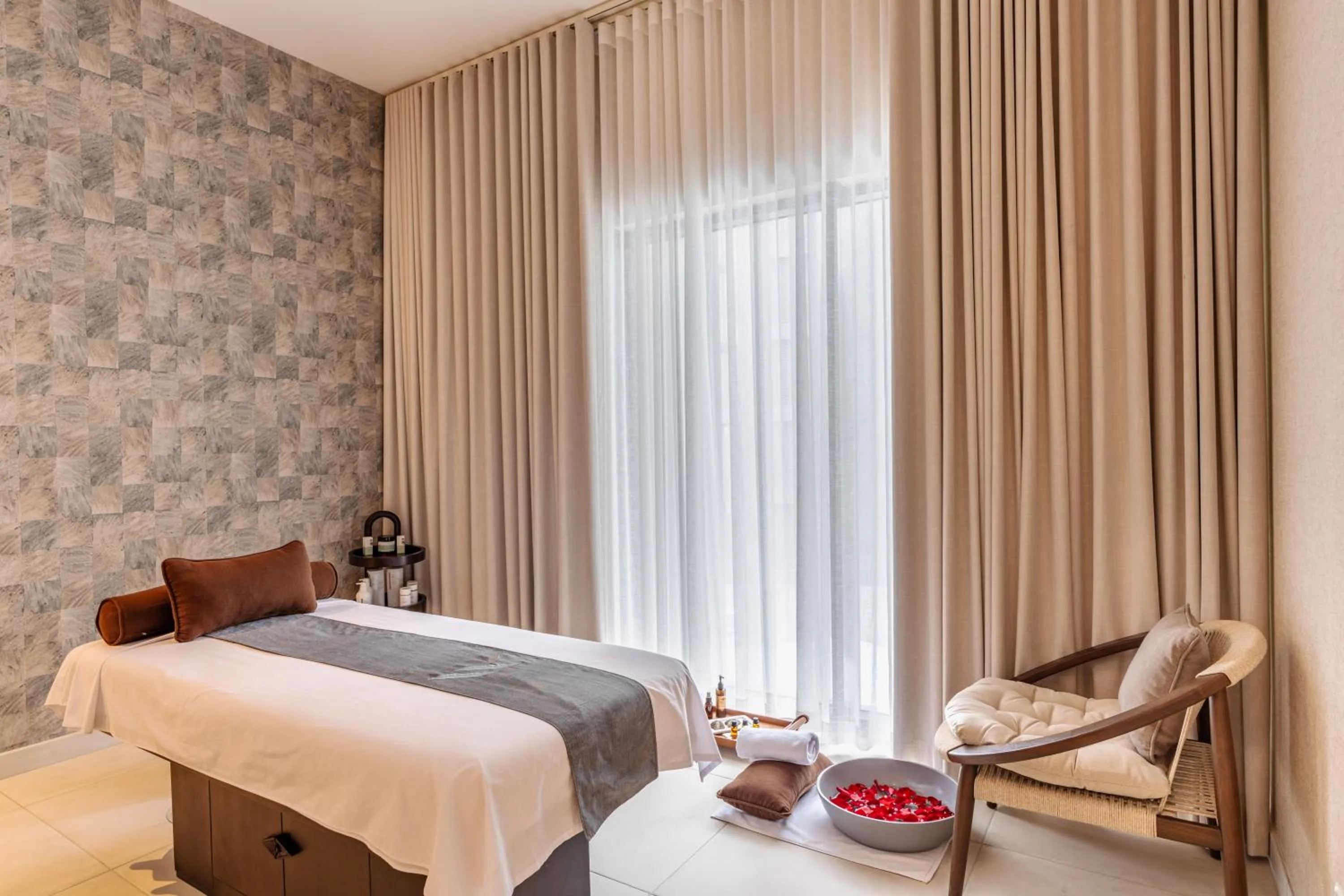 Spa and wellness centre/facilities, Bed in Barceló Nasandhura Male