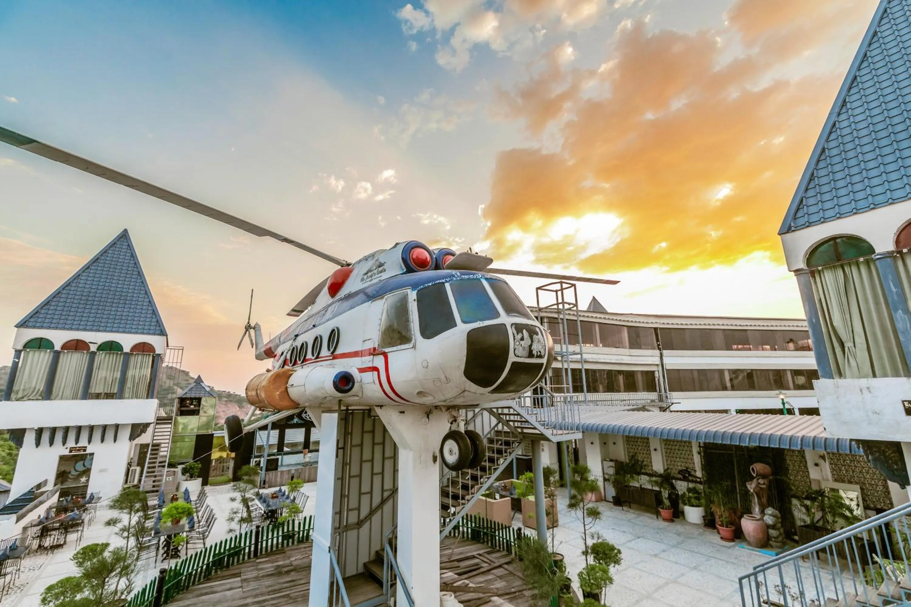 Restaurant/places to eat in Clarks Resort , Ajmer