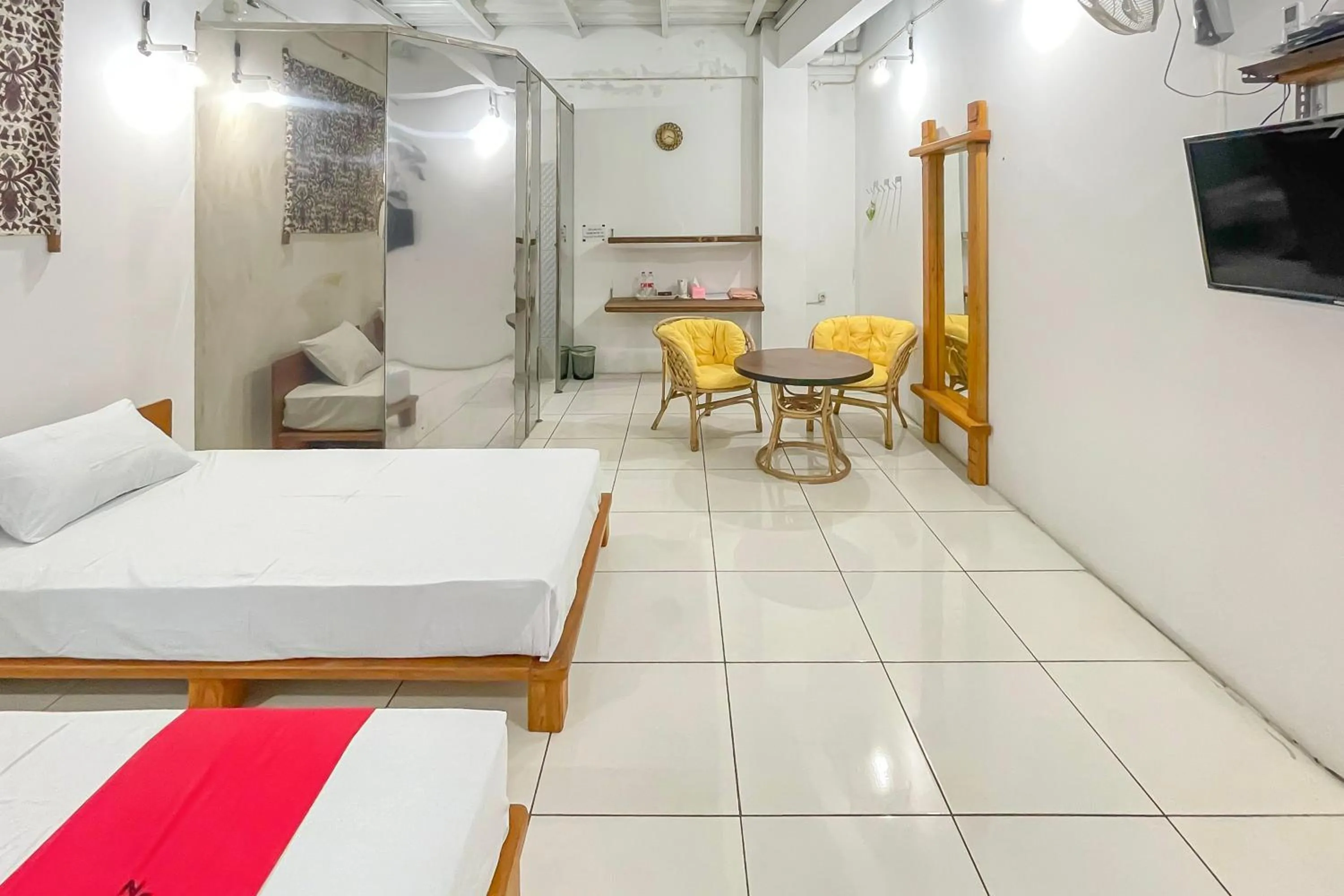 Bathroom, Bed in RedDoorz Syariah at Jalan RA Kosasih Sukabumi