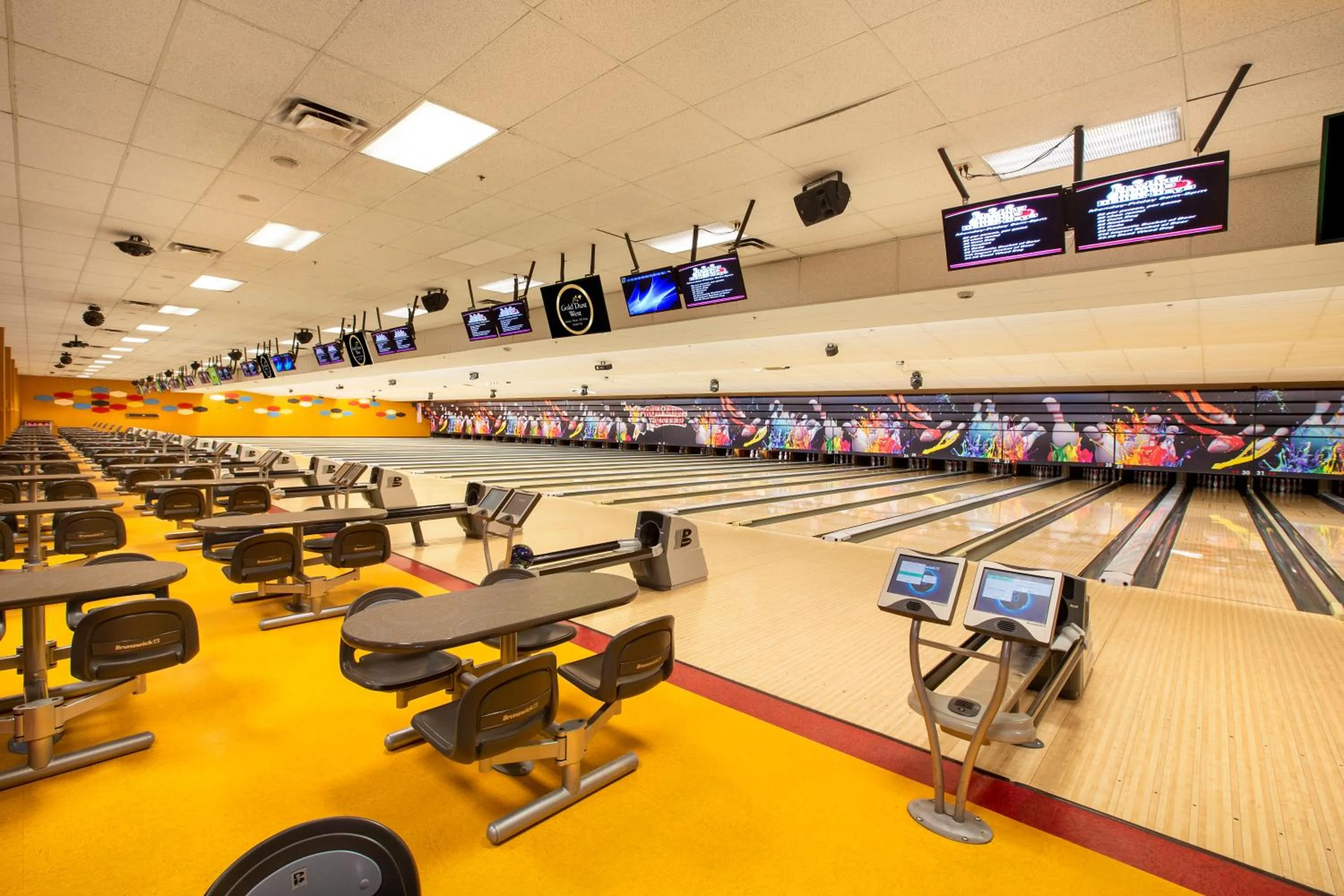 Bowling in Gold Dust West