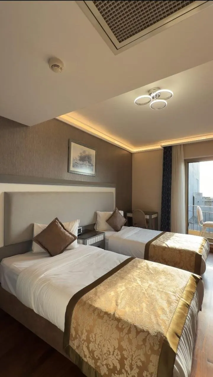 Bed in Taksim Stare Hotel