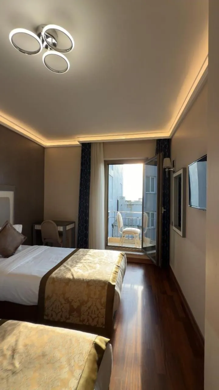 Bed in Taksim Stare Hotel