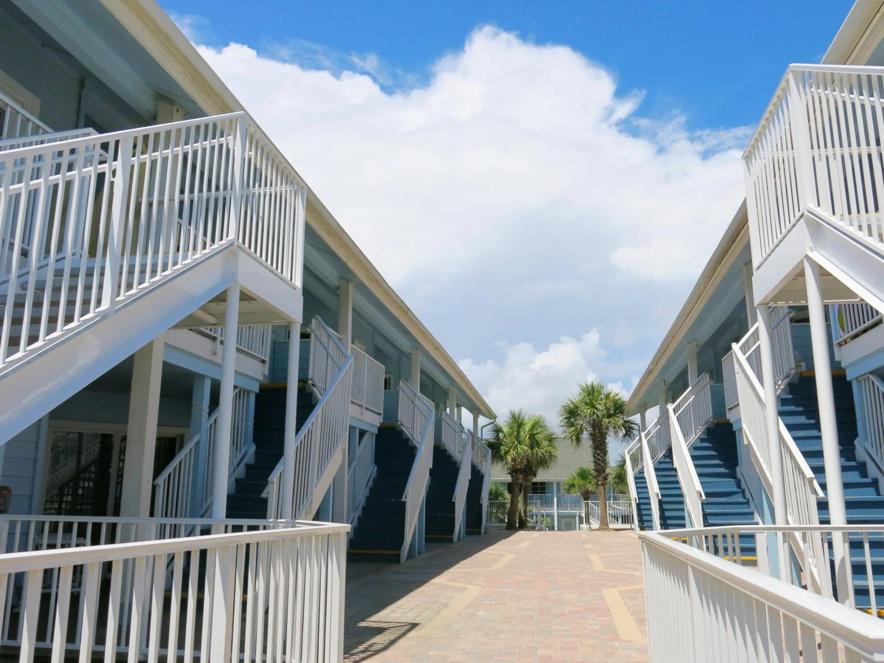 Facade/entrance in New Smyrna Waves by Exploria Resorts