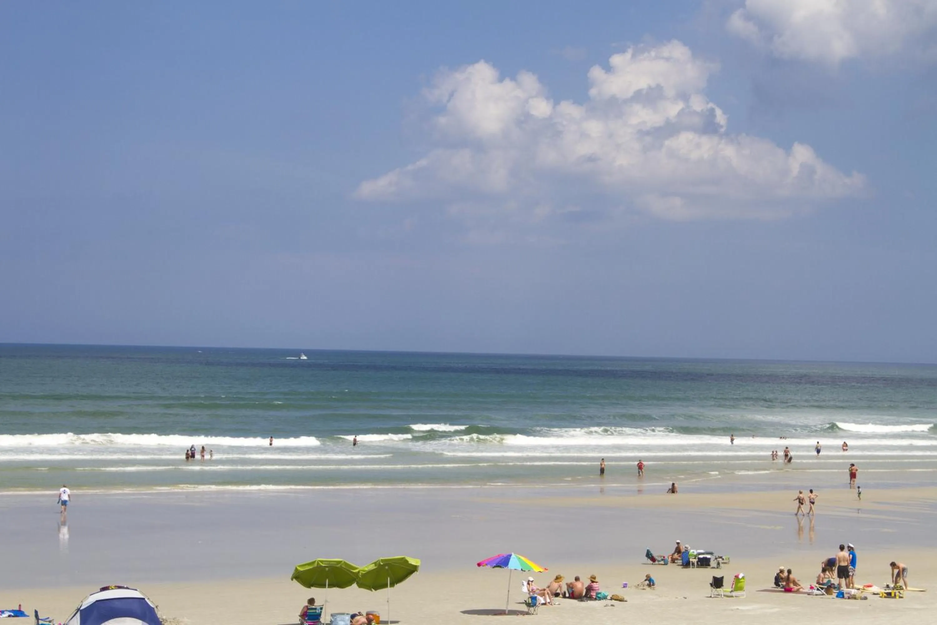 Beach in New Smyrna Waves by Exploria Resorts