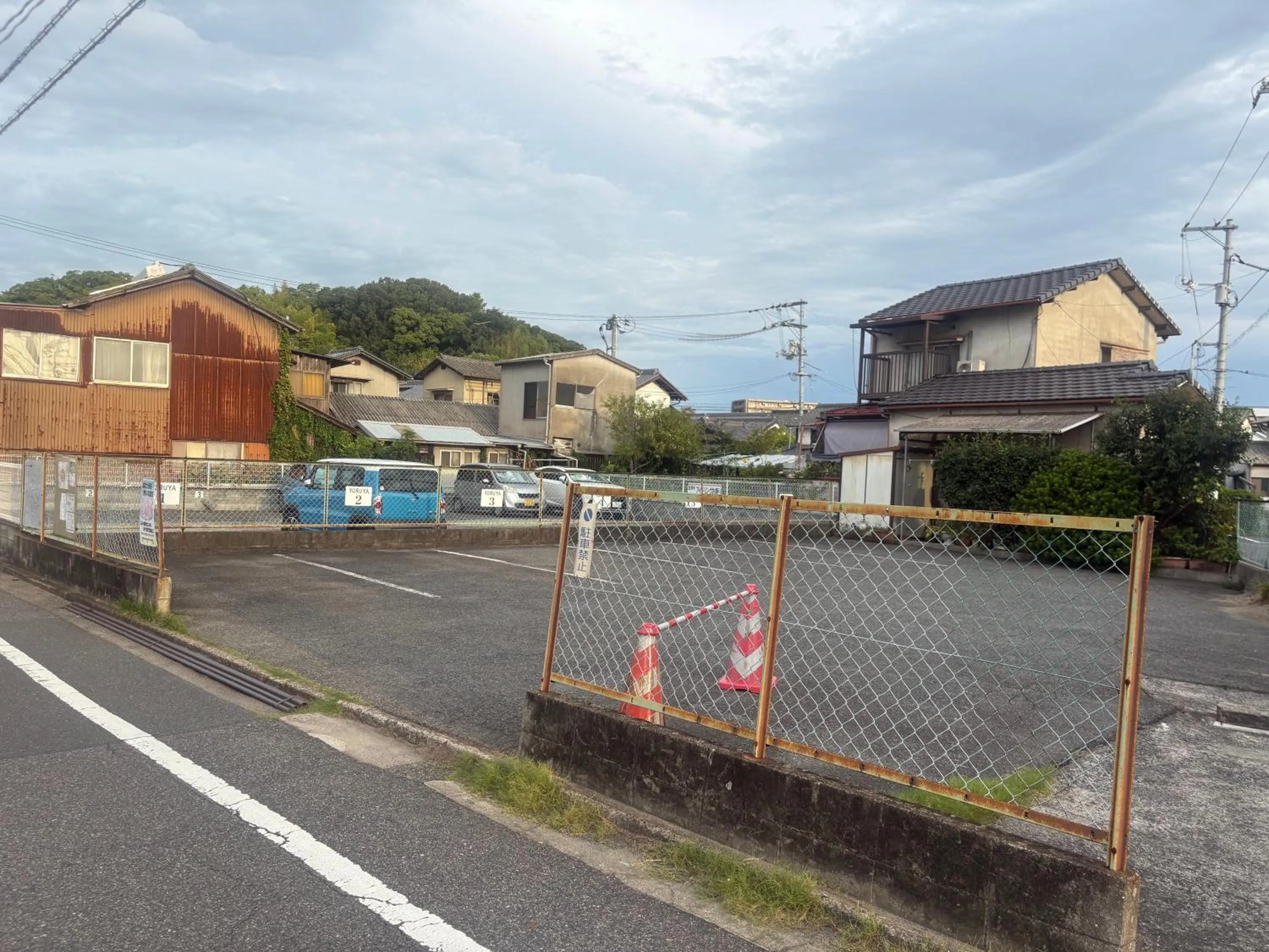 Parking in YORUYA