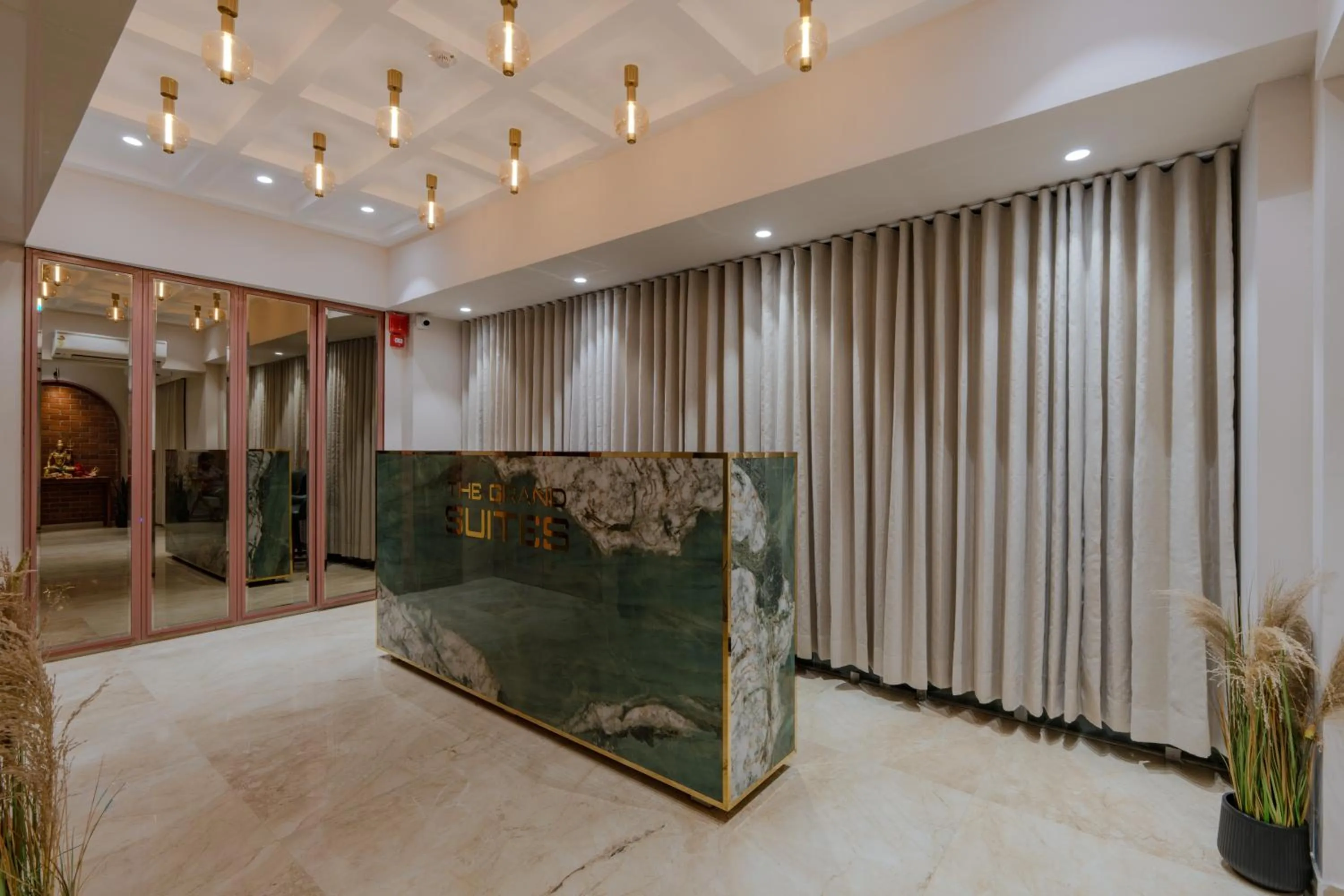 Hotel The Grand Suites