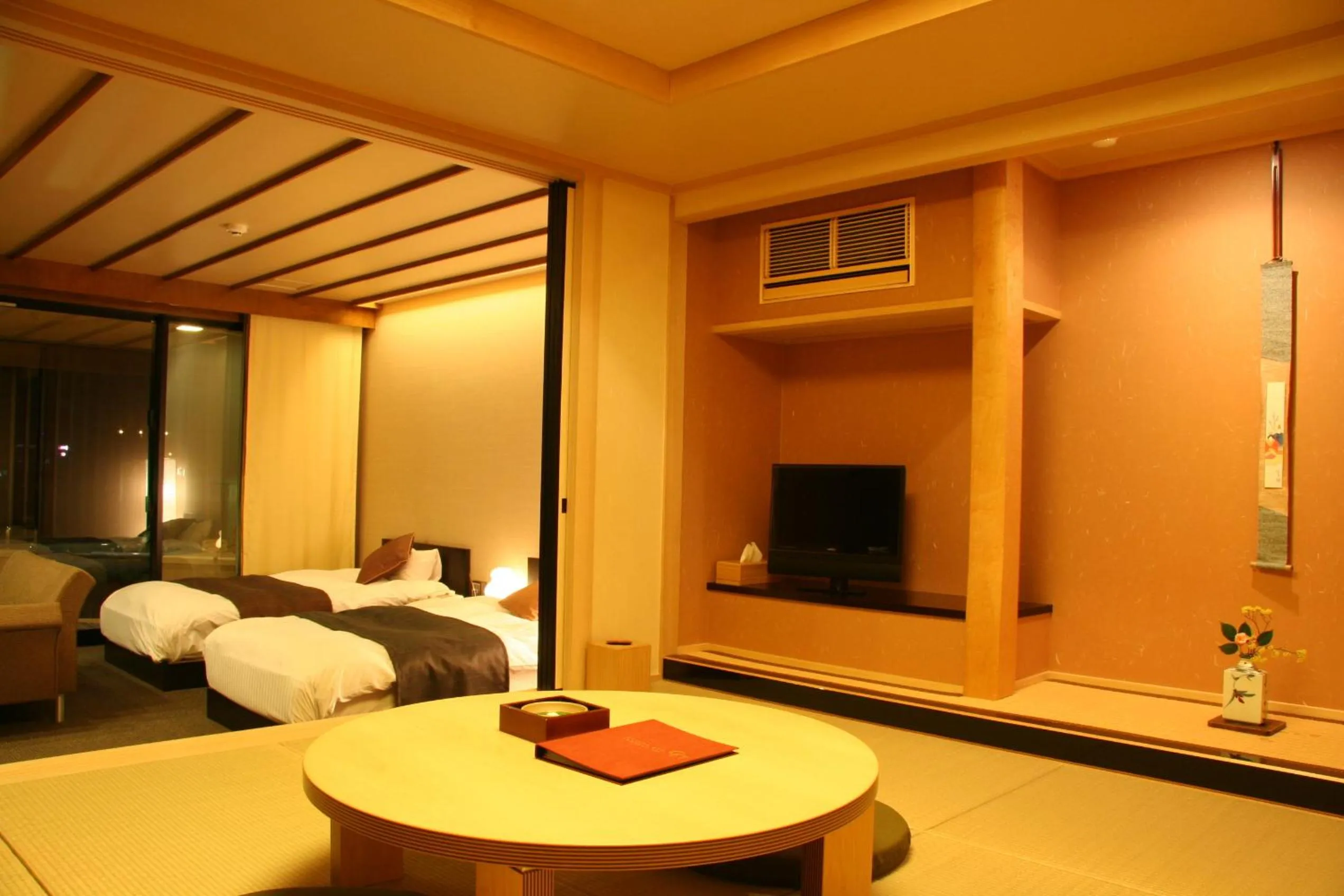 Photo of the whole room, Bed in Yamaga Onsen Seiryuso