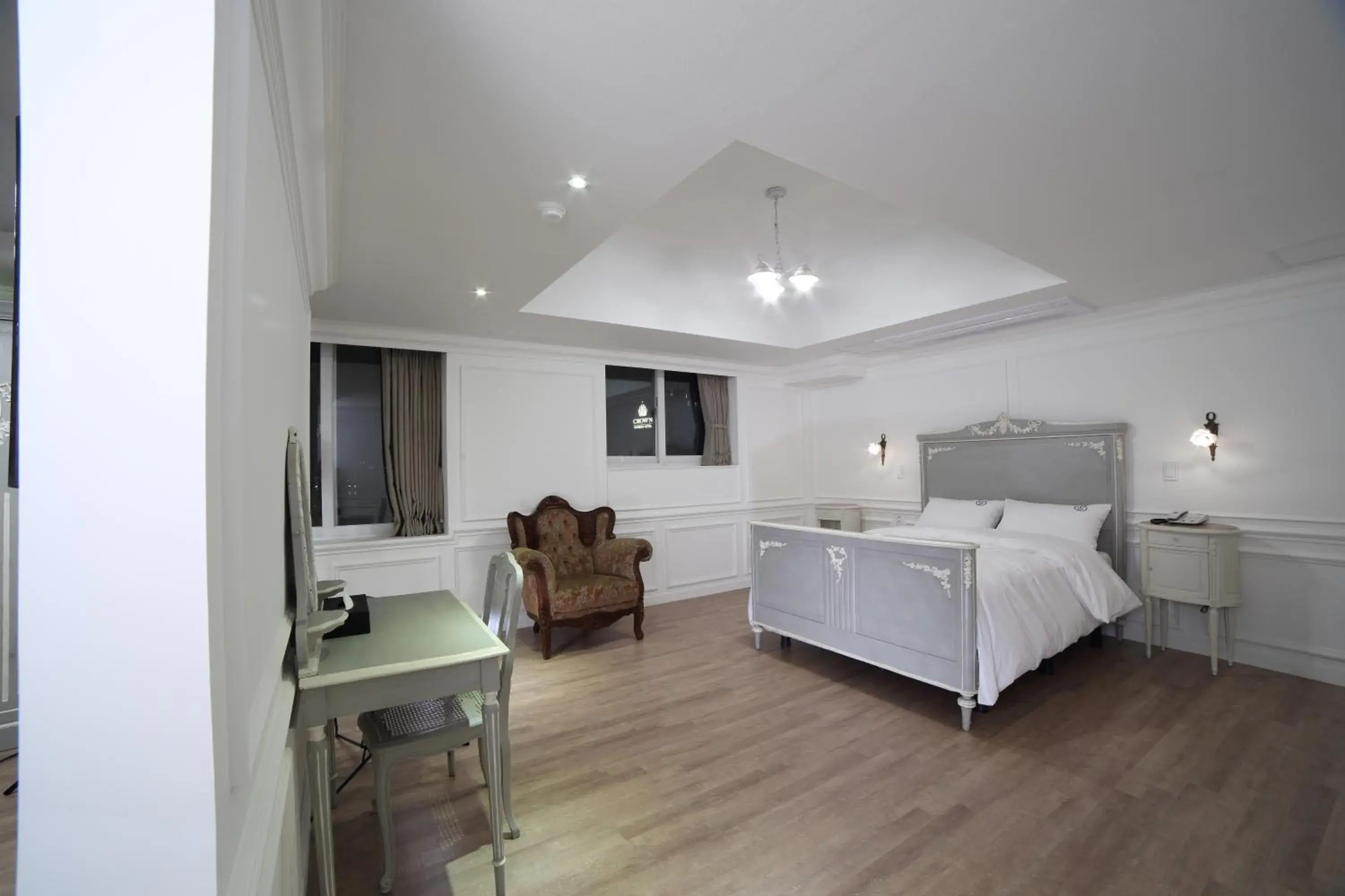 Photo of the whole room, Bed in Hillside Hotel Photo of the whole room, Bed in Hillside Hotel