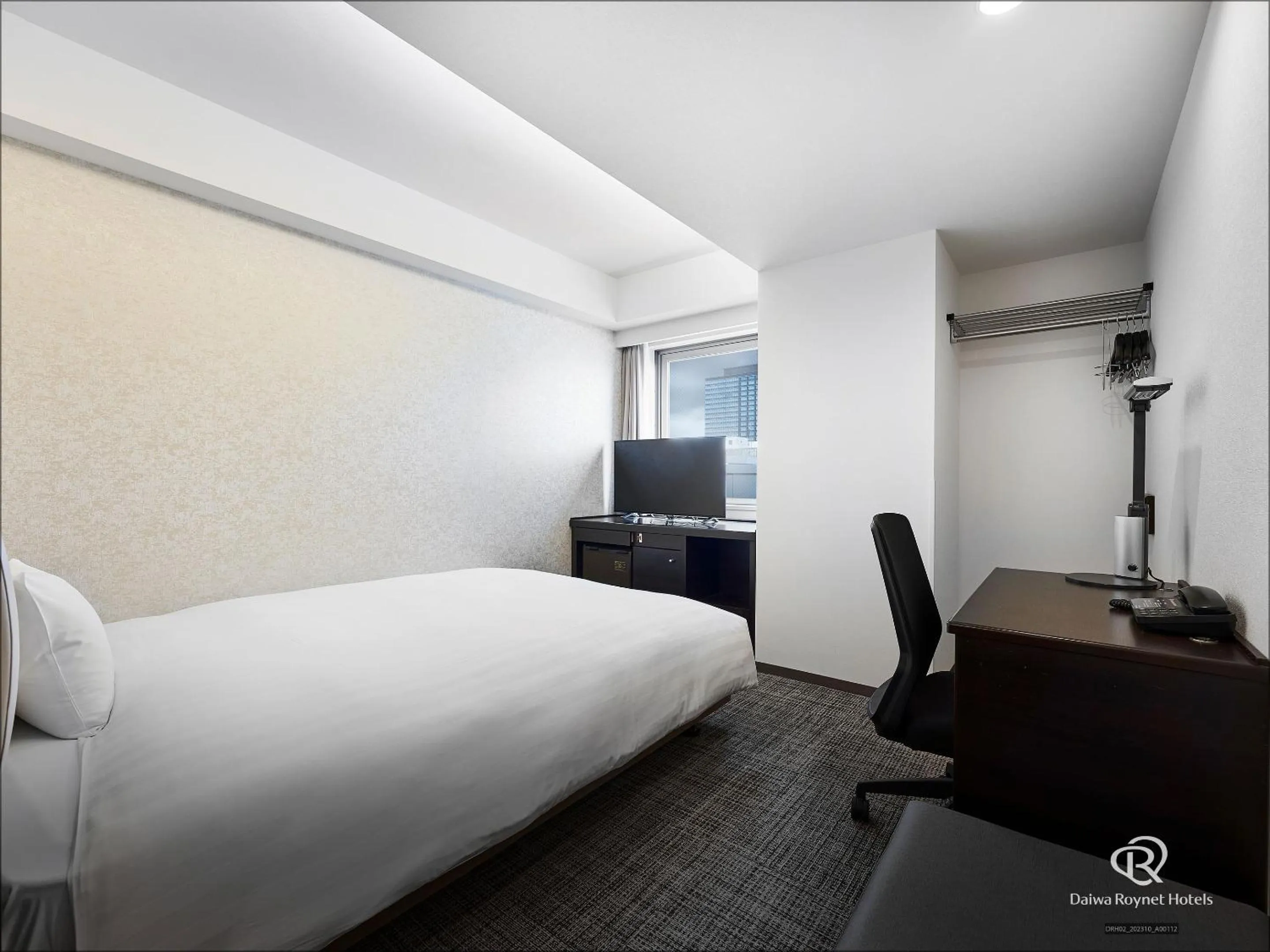 Bed in Daiwa Roynet Hotel Kawasaki