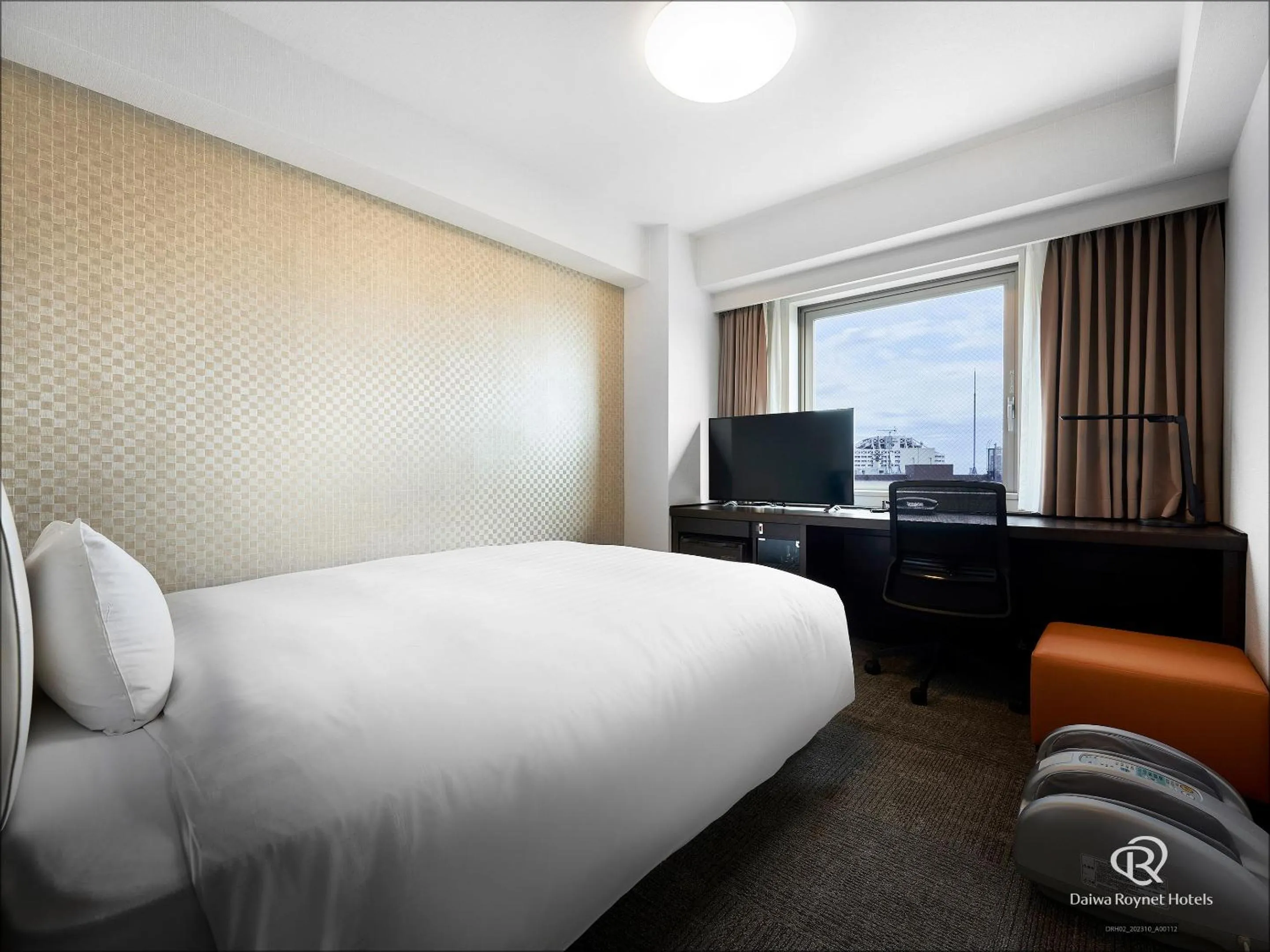 Bed in Daiwa Roynet Hotel Kawasaki