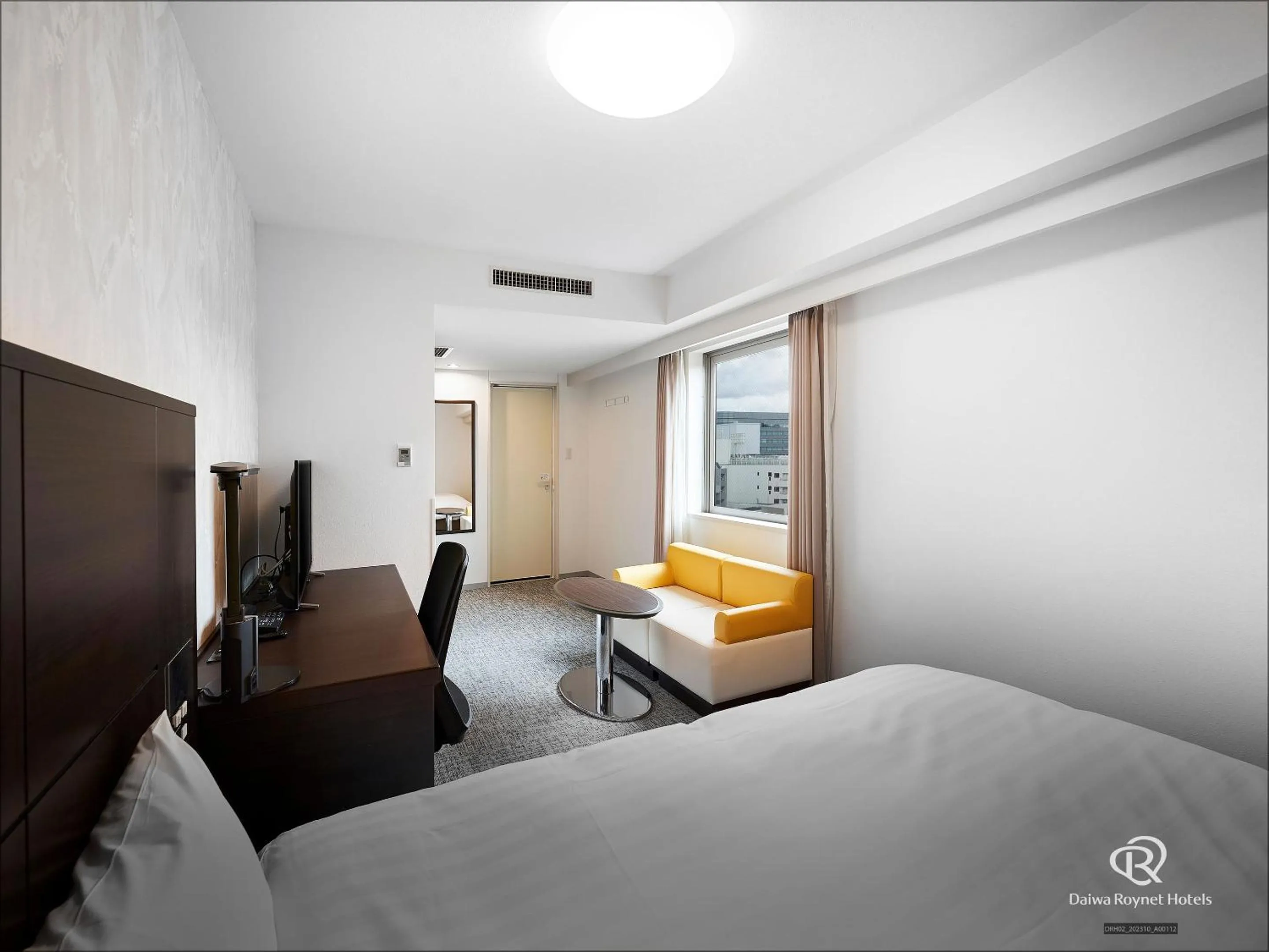 Bed in Daiwa Roynet Hotel Kawasaki