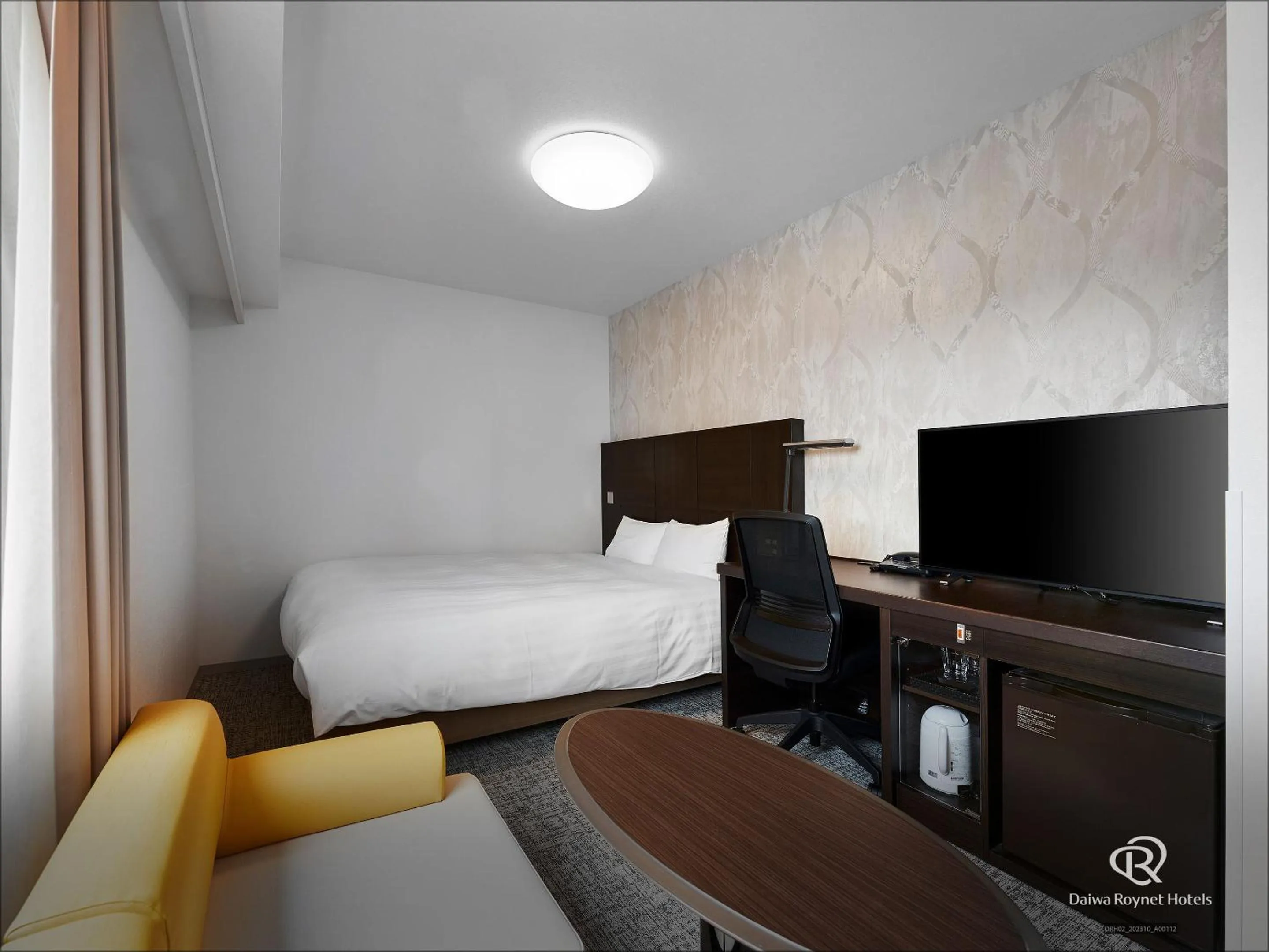 Bed in Daiwa Roynet Hotel Kawasaki