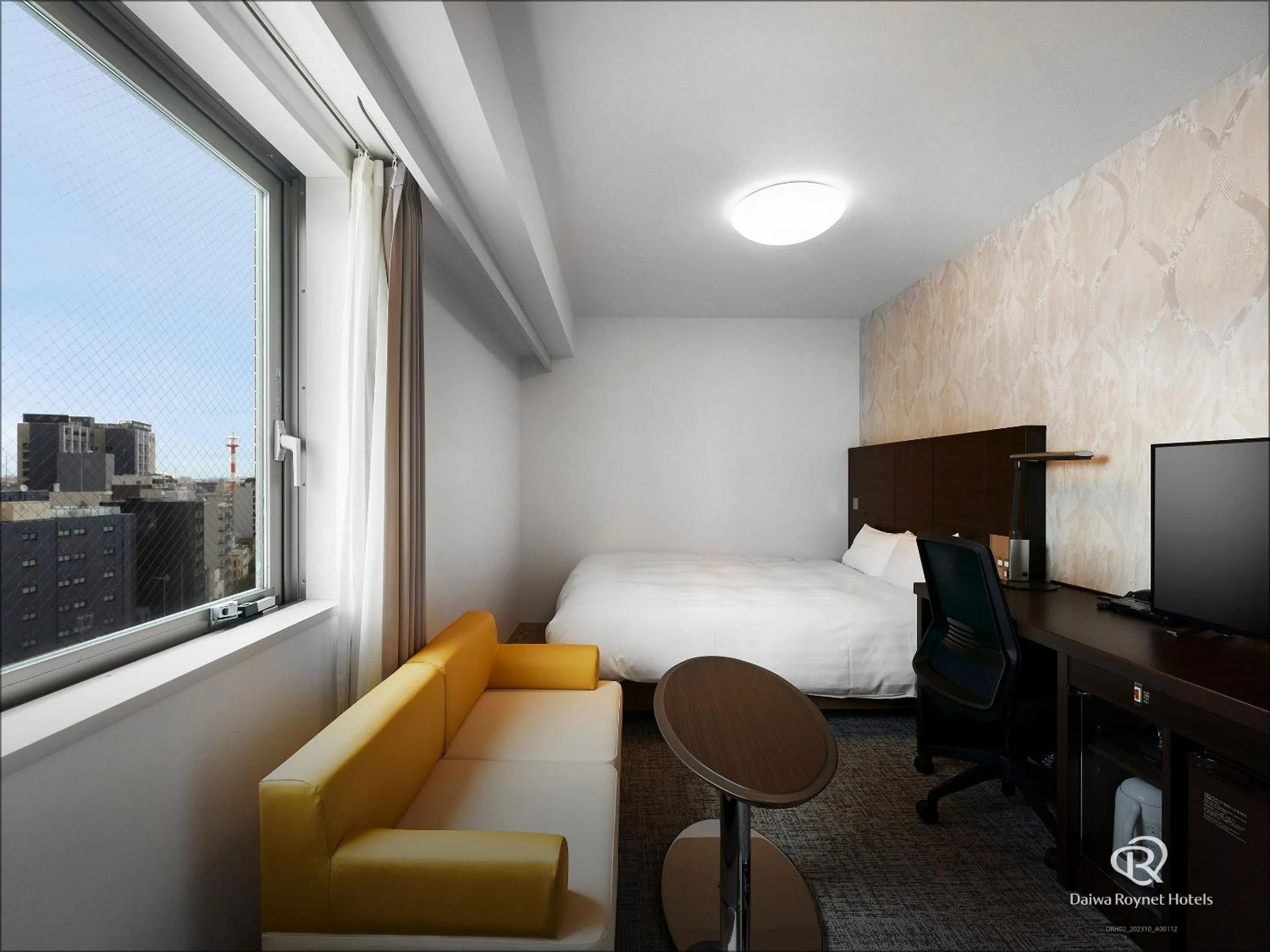 Bed in Daiwa Roynet Hotel Kawasaki