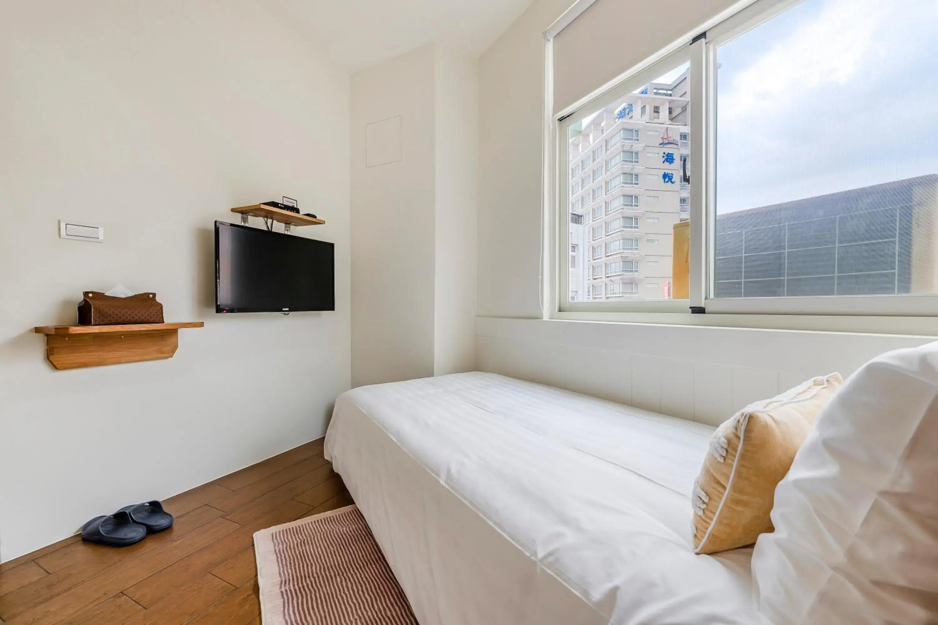 Bed in Chin Style Smart Stay Bed in Chin Style Smart Stay