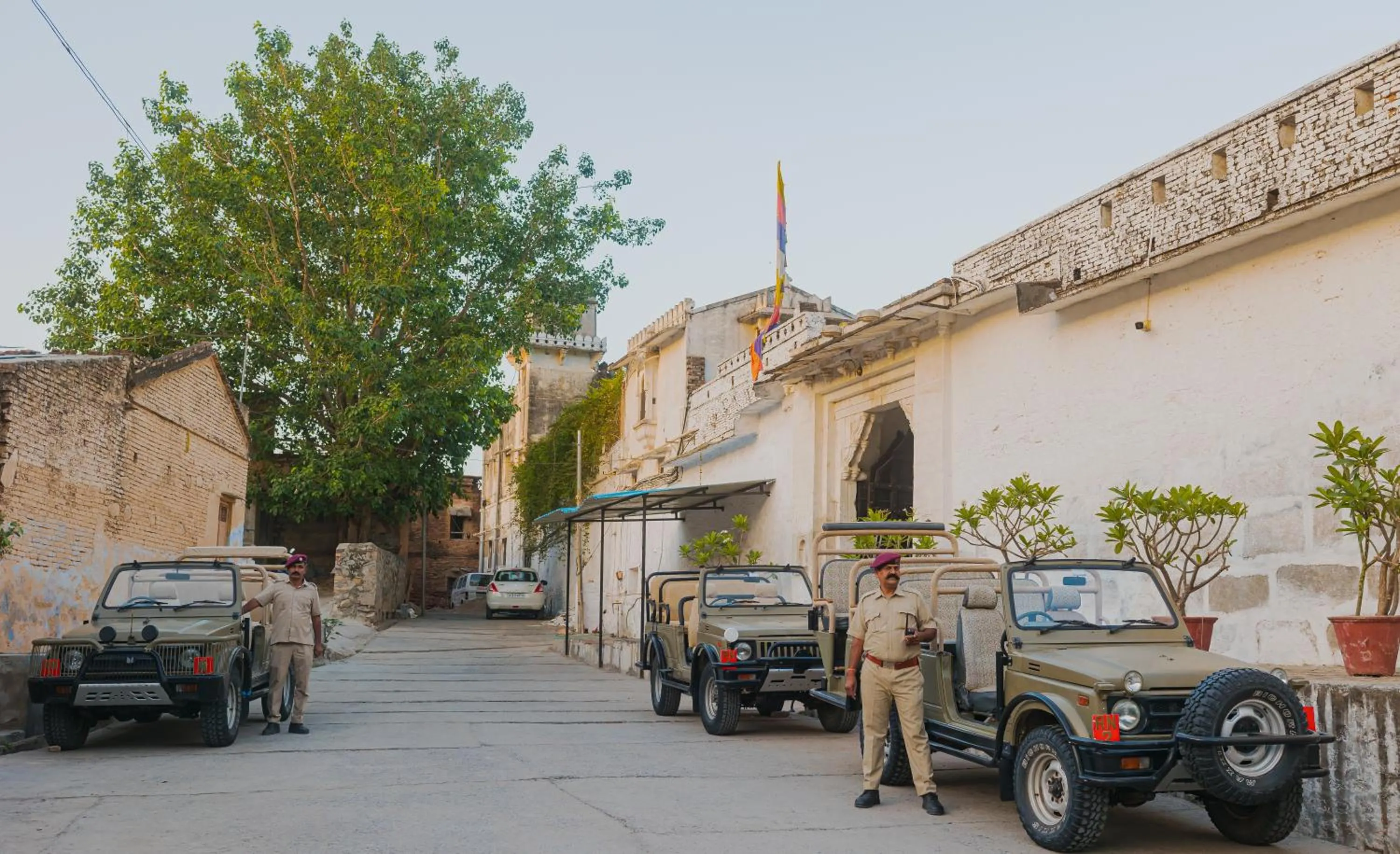 Parking in The Rawla Narlai - A Luxury Heritage Stay in Leopard Country