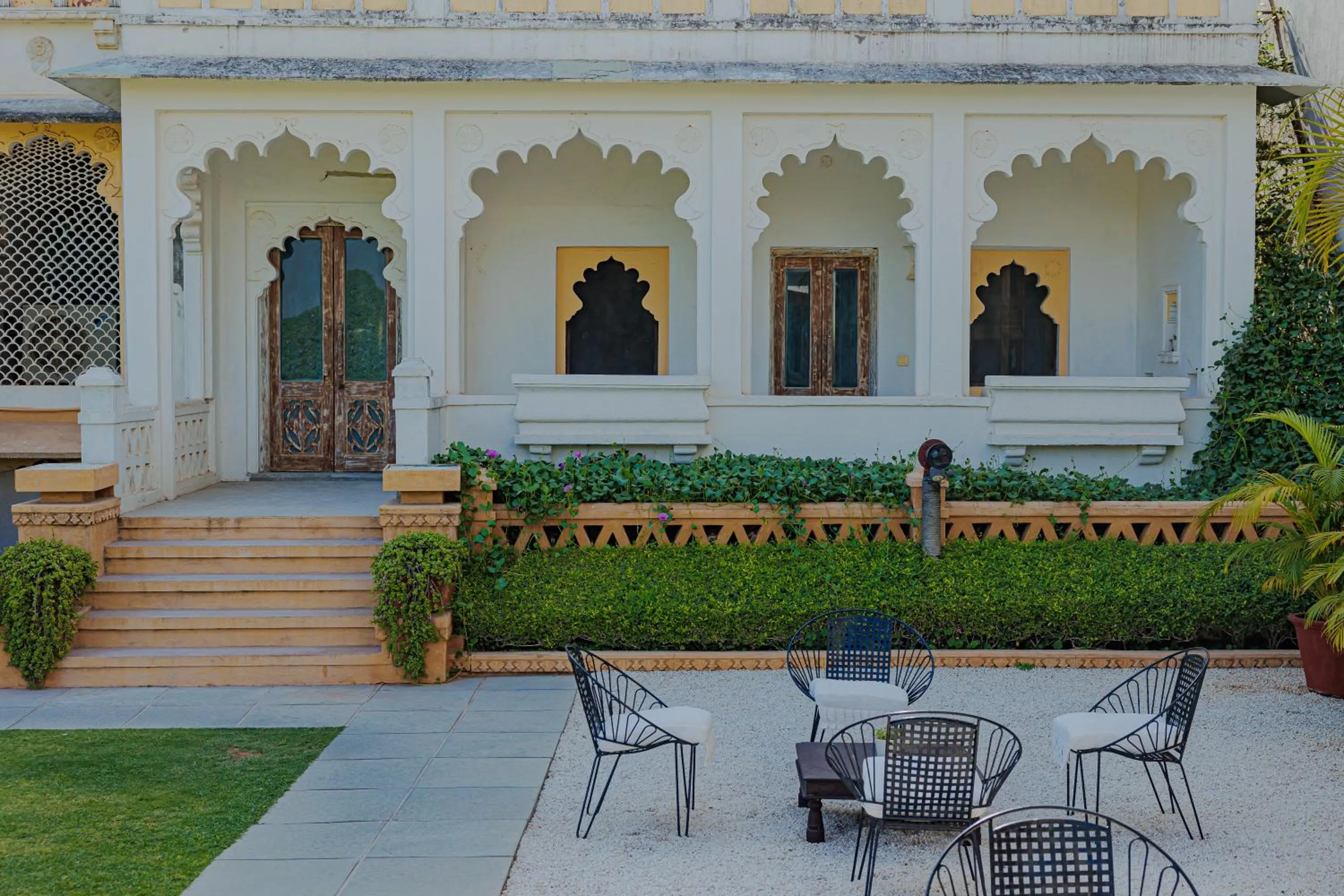 Garden in The Rawla Narlai - A Luxury Heritage Stay in Leopard Country