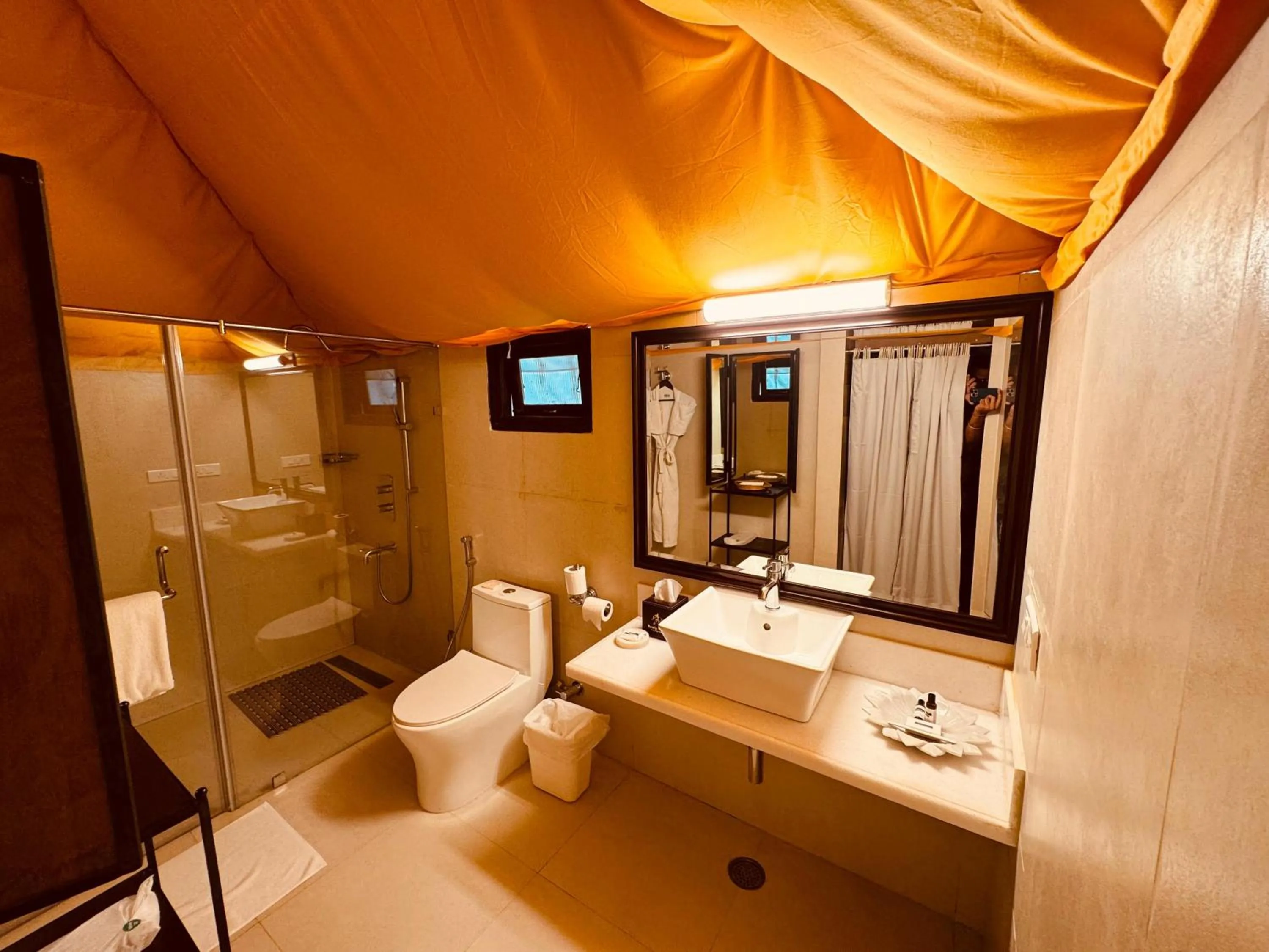 Toilet in The Rawla Narlai - A Luxury Heritage Stay in Leopard Country