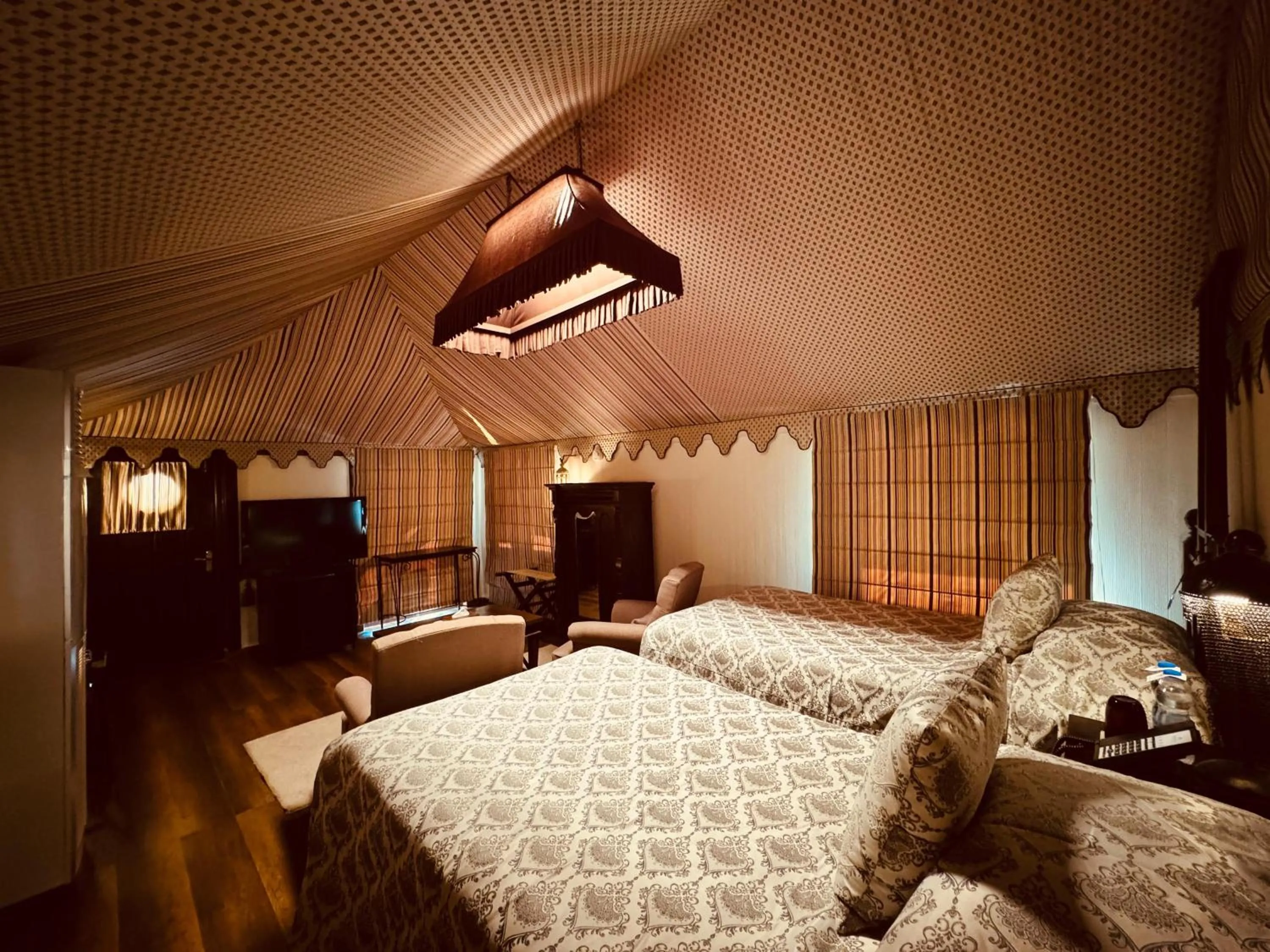 Bed in The Rawla Narlai - A Luxury Heritage Stay in Leopard Country