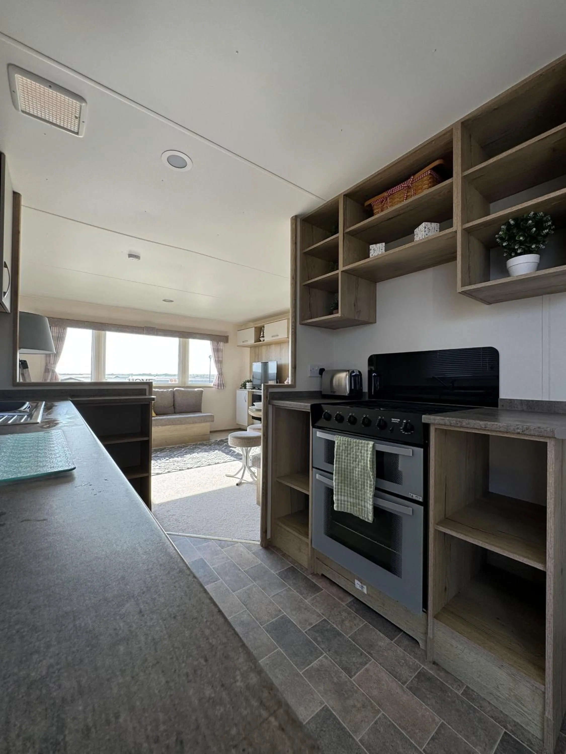 Kitchen or kitchenette in Perranporth Coastal Retreat- Sleeps8