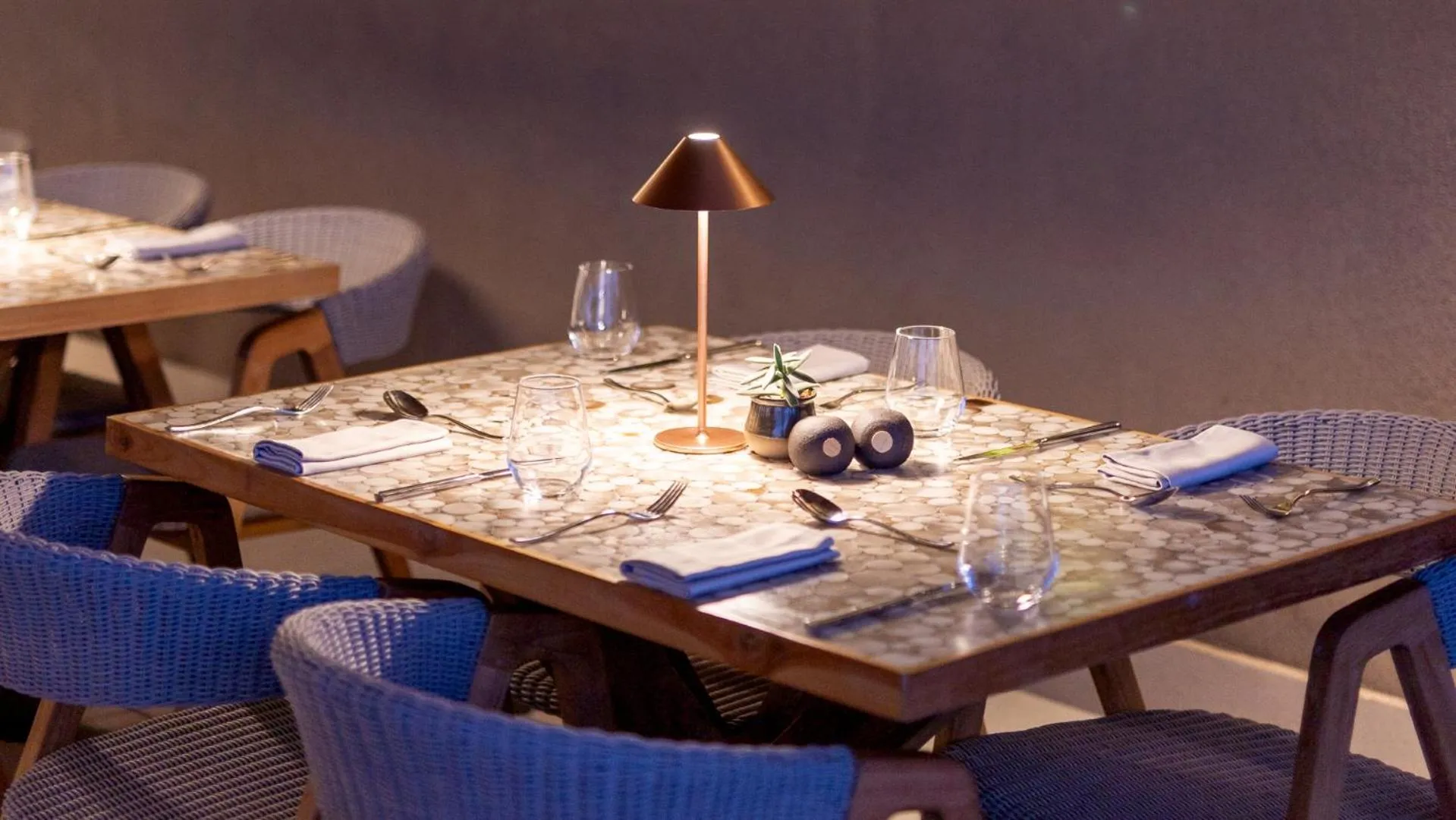 Restaurant/places to eat in Avali, Mar-Bella Collection