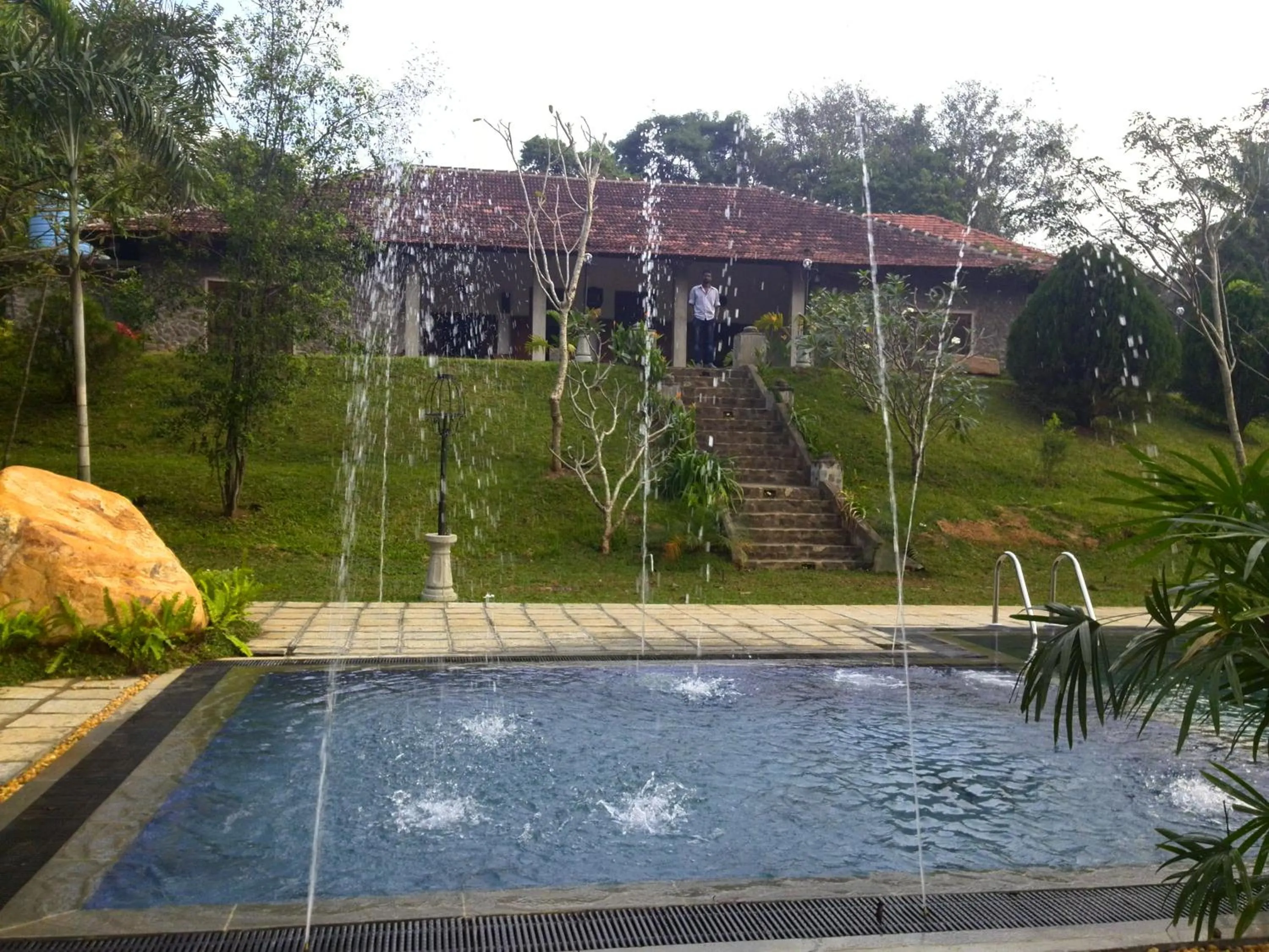 Garden in Serendip Stone Hotel and Bungalow