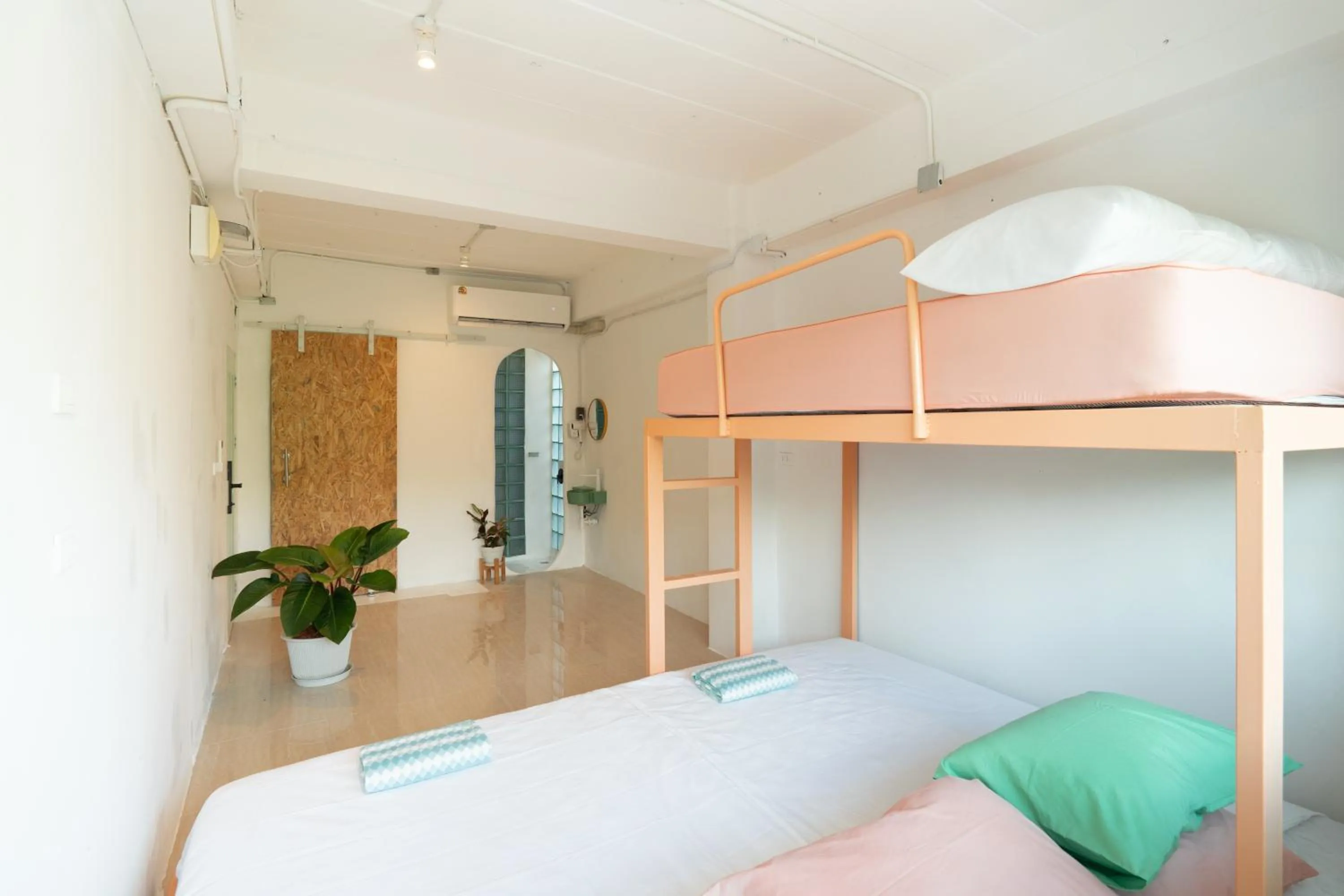 Bed in Easy Sunday Khaosan Bangkok