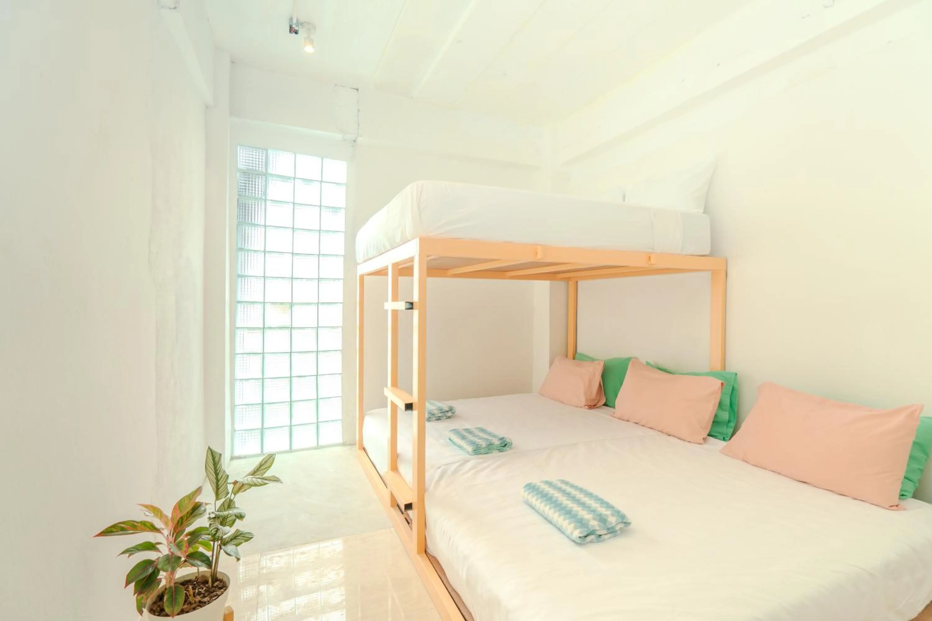 Easy Sunday Khaosan Bangkok