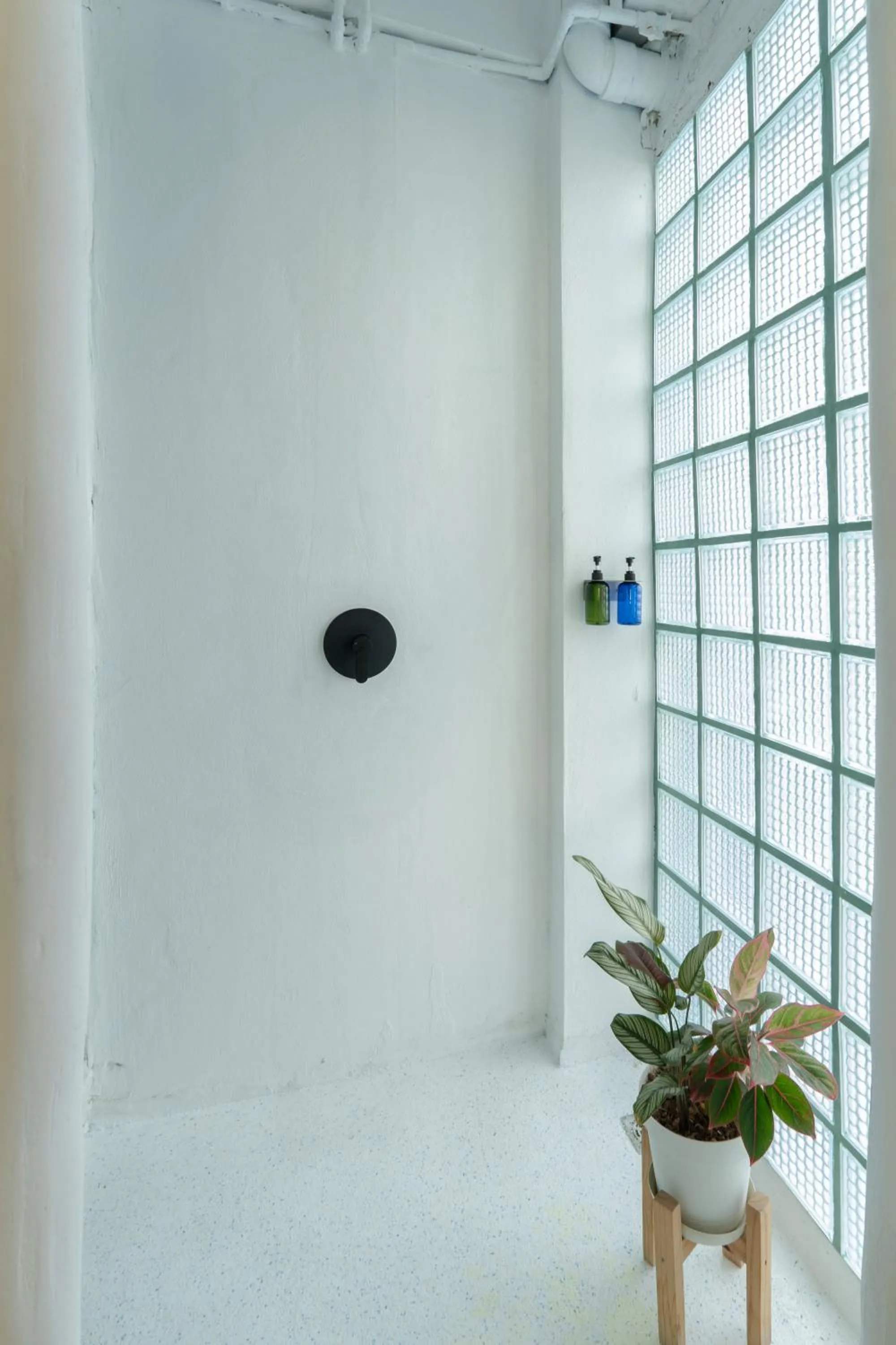 Bathroom in Easy Sunday Khaosan Bangkok