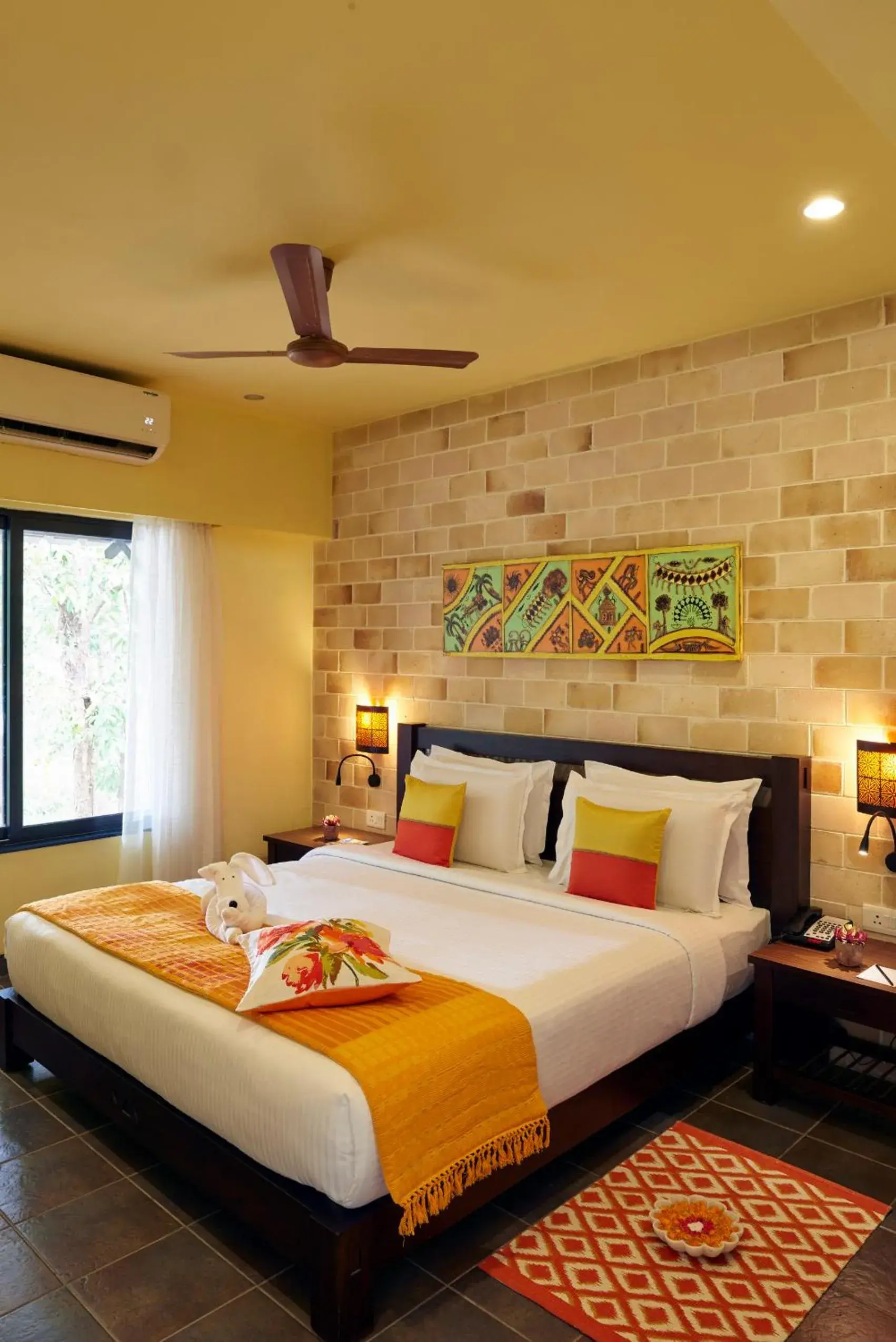 Photo of the whole room, Bed in Club Mahindra Kanha Photo of the whole room, Bed in Club Mahindra Kanha