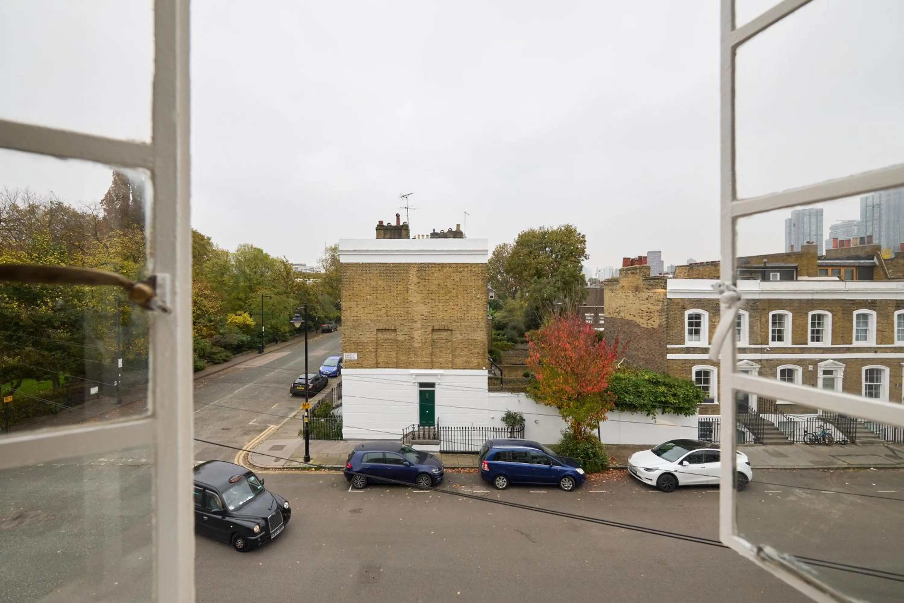 Comfort Triple Room with Shower in The Hanbury Townhouse