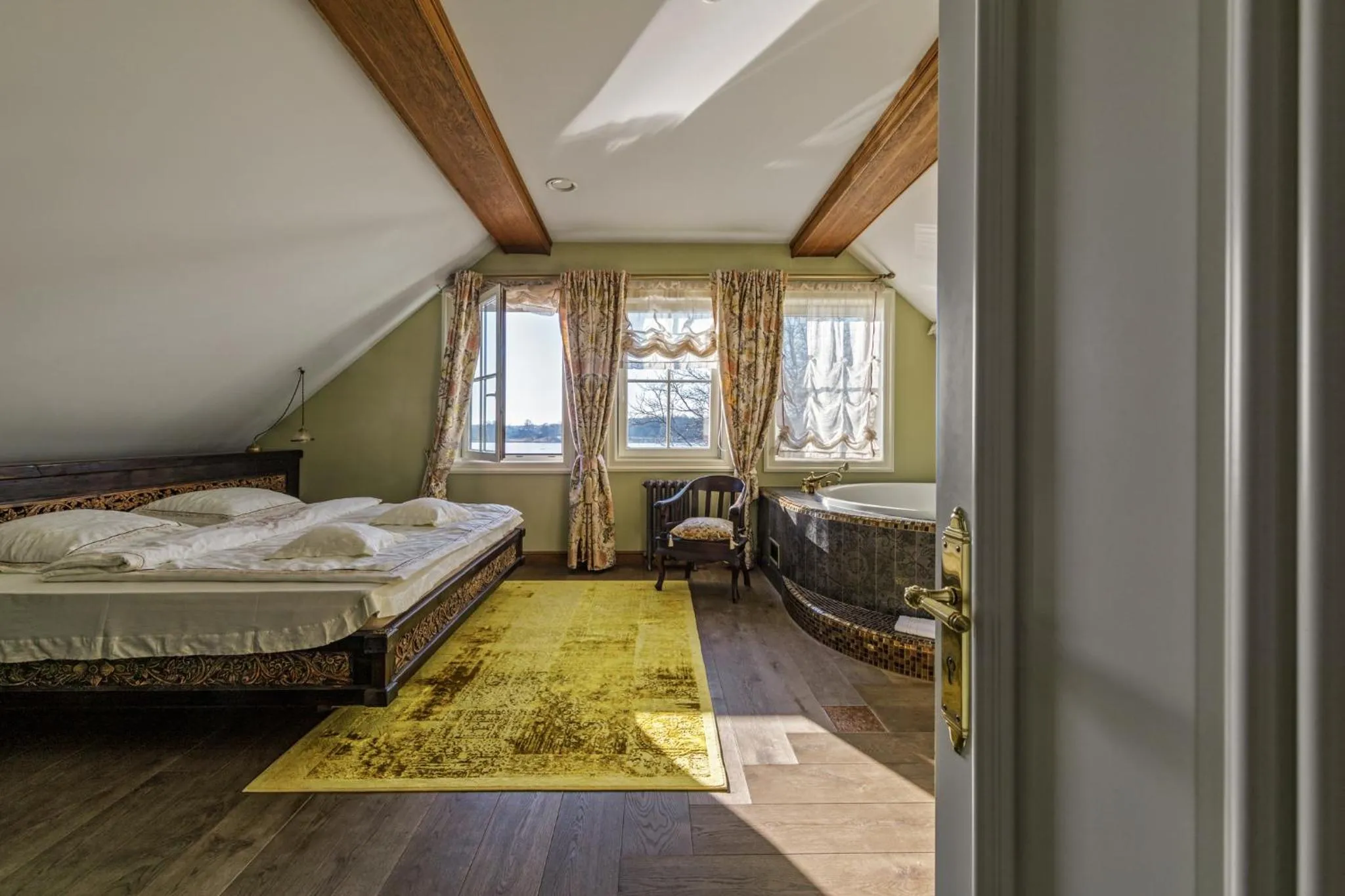 Photo of the whole room, Bed in Argo Trakai