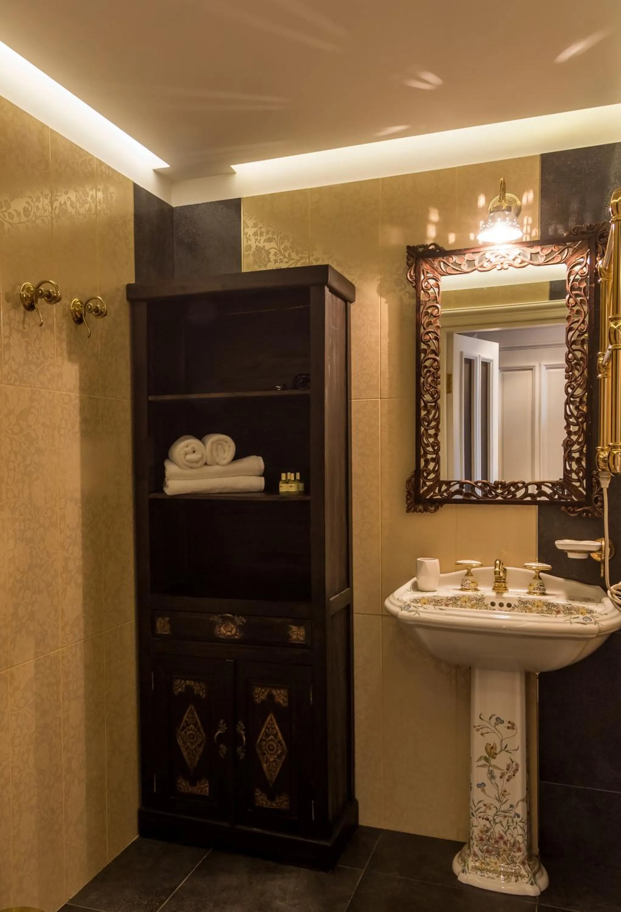 Toilet in Argo Trakai