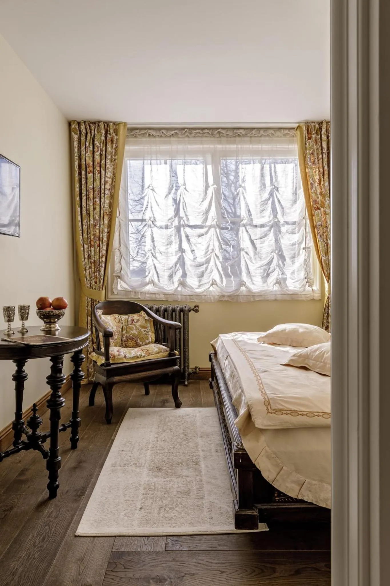 Photo of the whole room, Bed in Argo Trakai