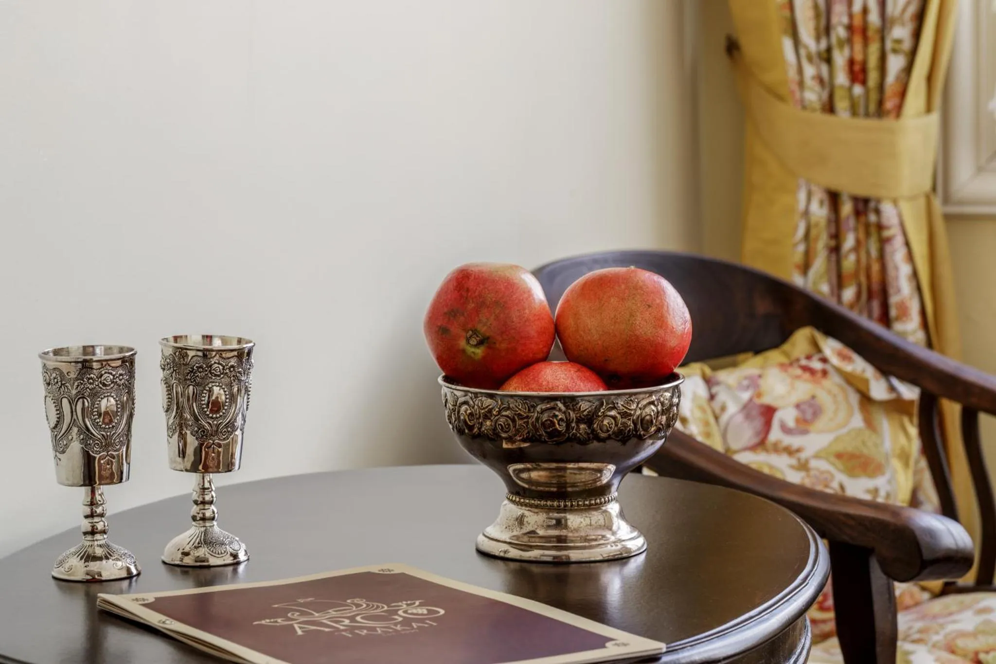 Photo of the whole room in Argo Trakai