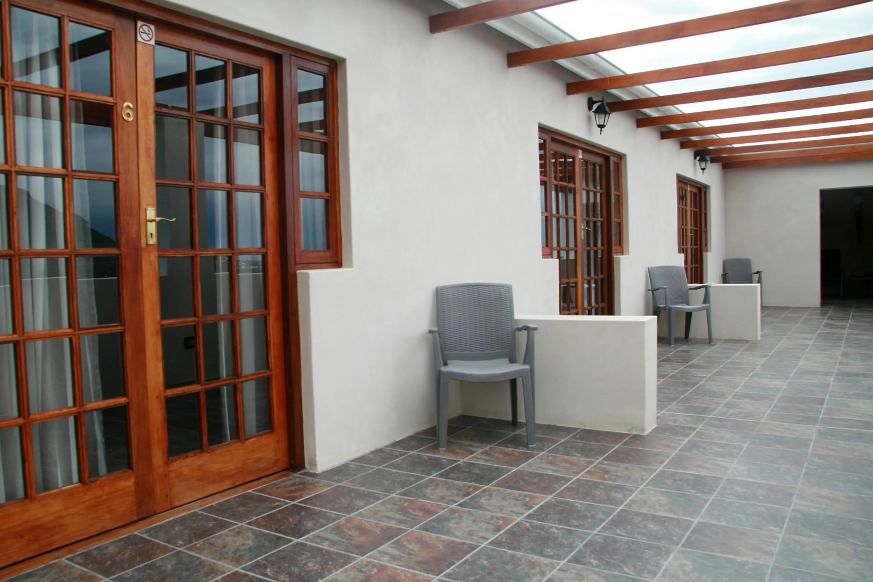 Property building in Queen Manor Boutique Guest House