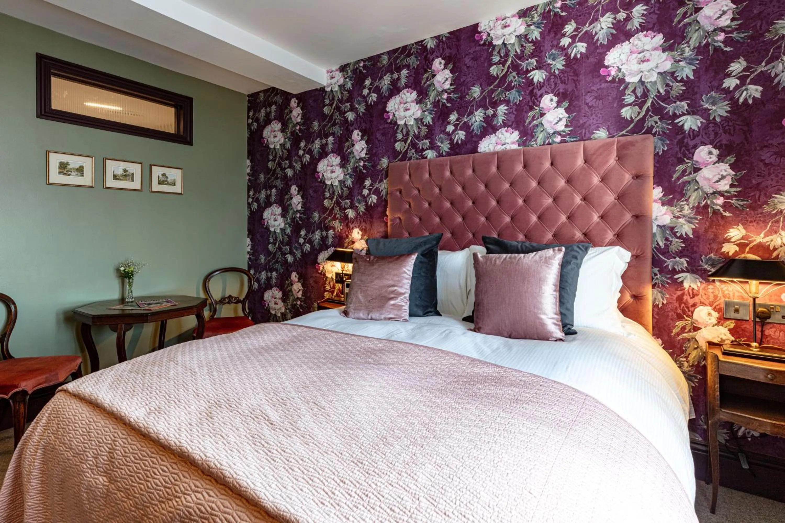 Bedroom, Bed in The Red Lion Hotel