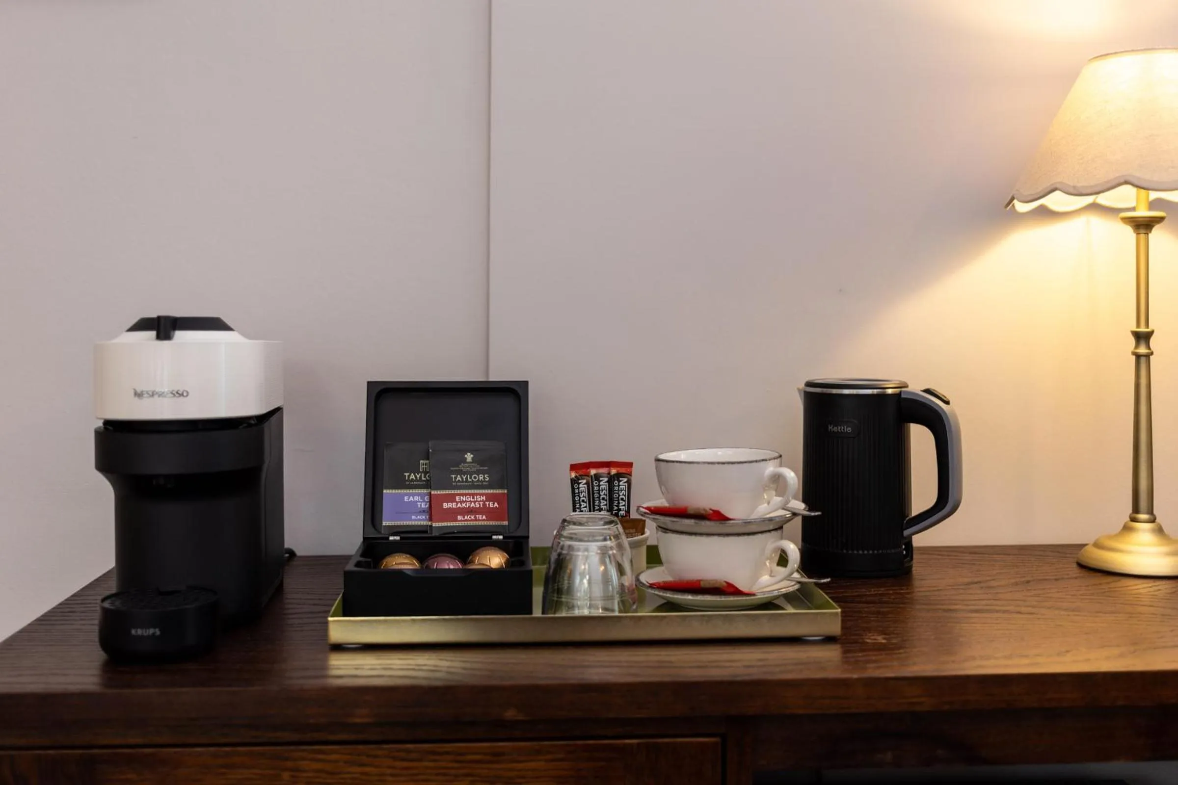 Coffee/tea facilities in The Red Lion Hotel