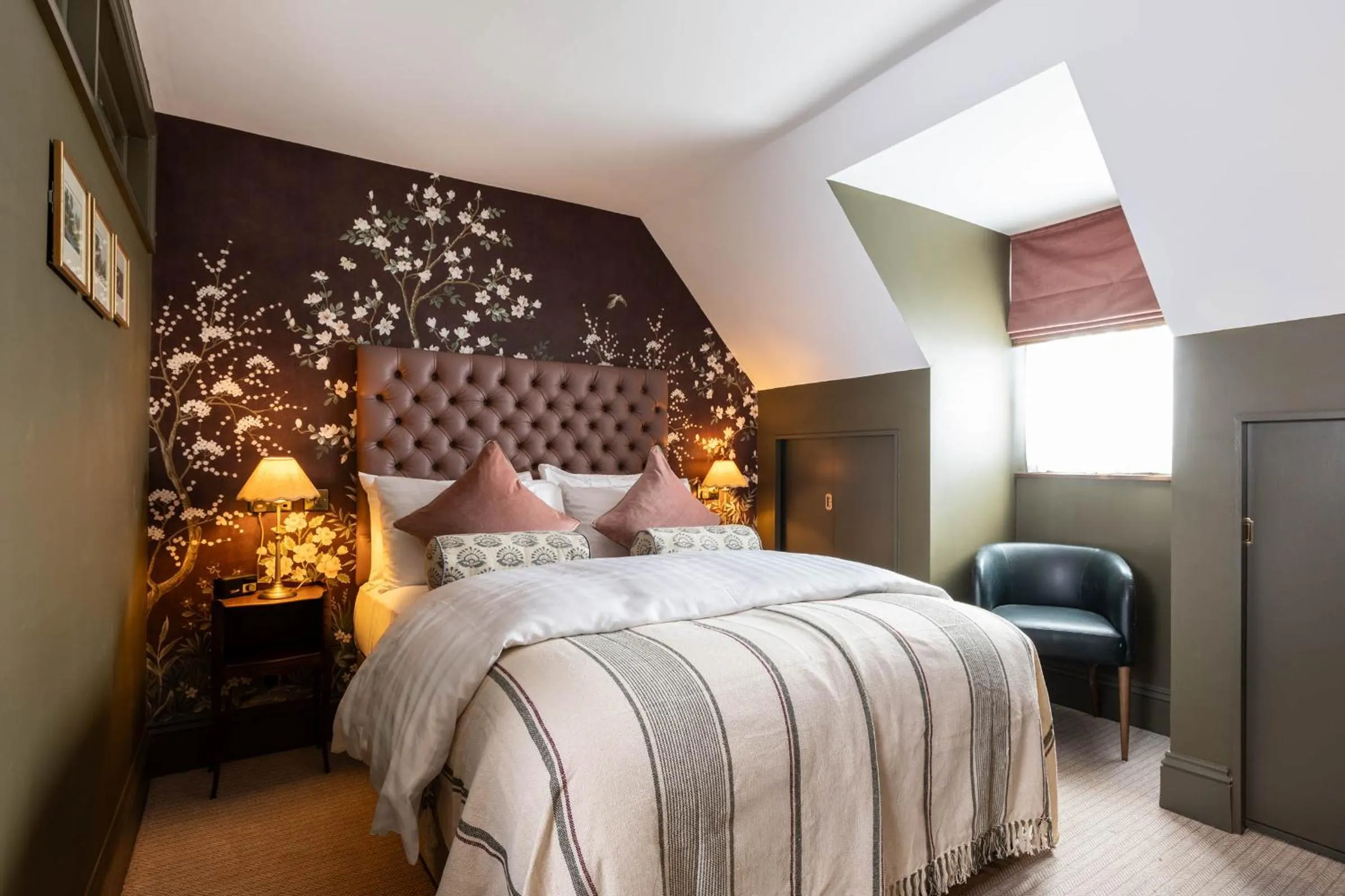 Bedroom, Bed in The Red Lion Hotel