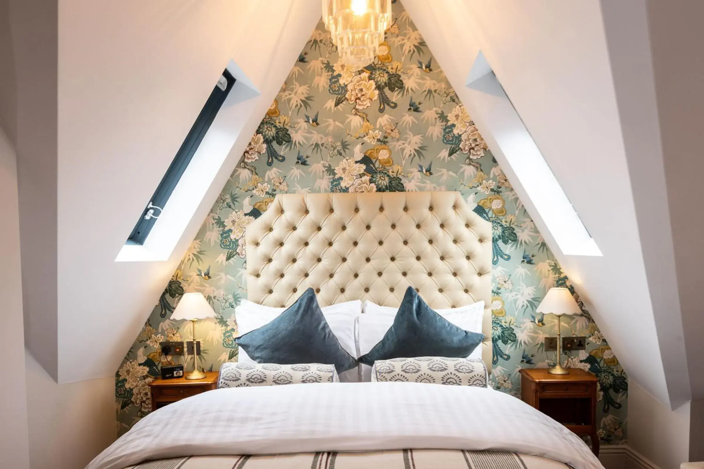 Bed in The Red Lion Hotel Bed in The Red Lion Hotel