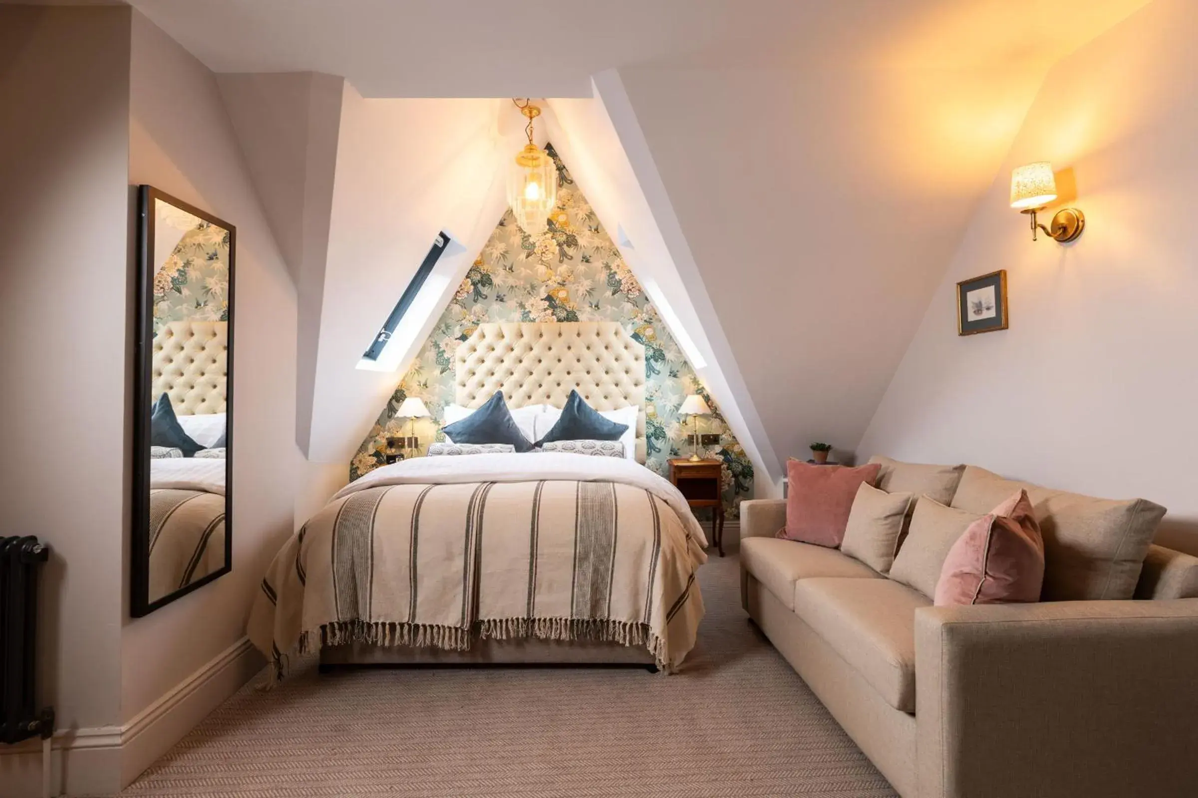 Bed in The Red Lion Hotel Bed in The Red Lion Hotel