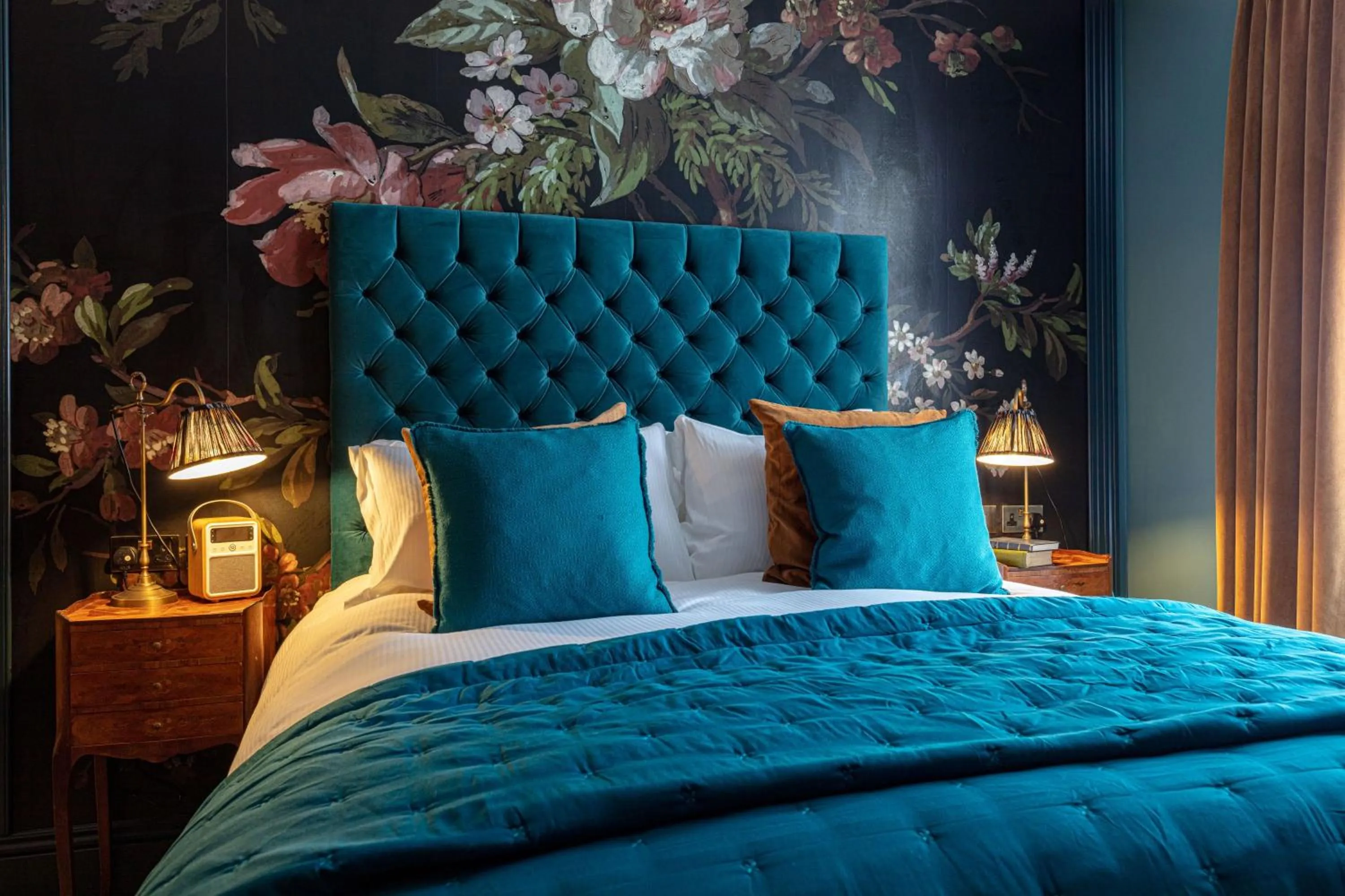 Bedroom, Bed in The Red Lion Hotel